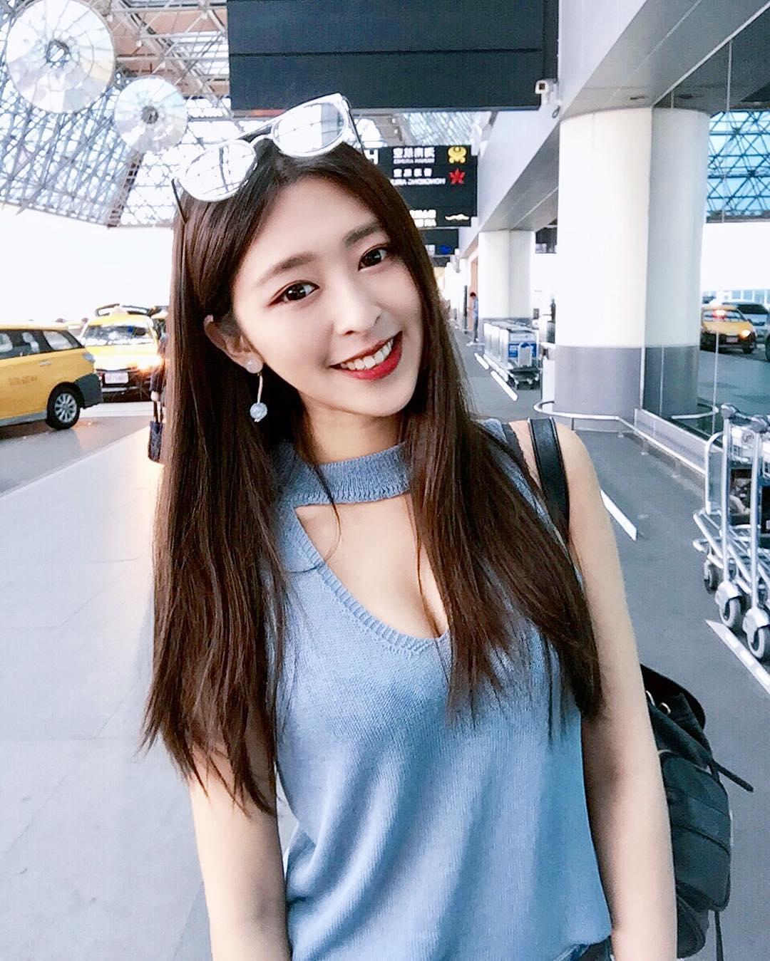 正妹徐明郁Nikki 超甜美笑容很迷人