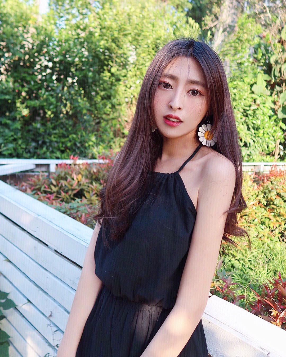 正妹徐明郁Nikki 超甜美笑容很迷人
