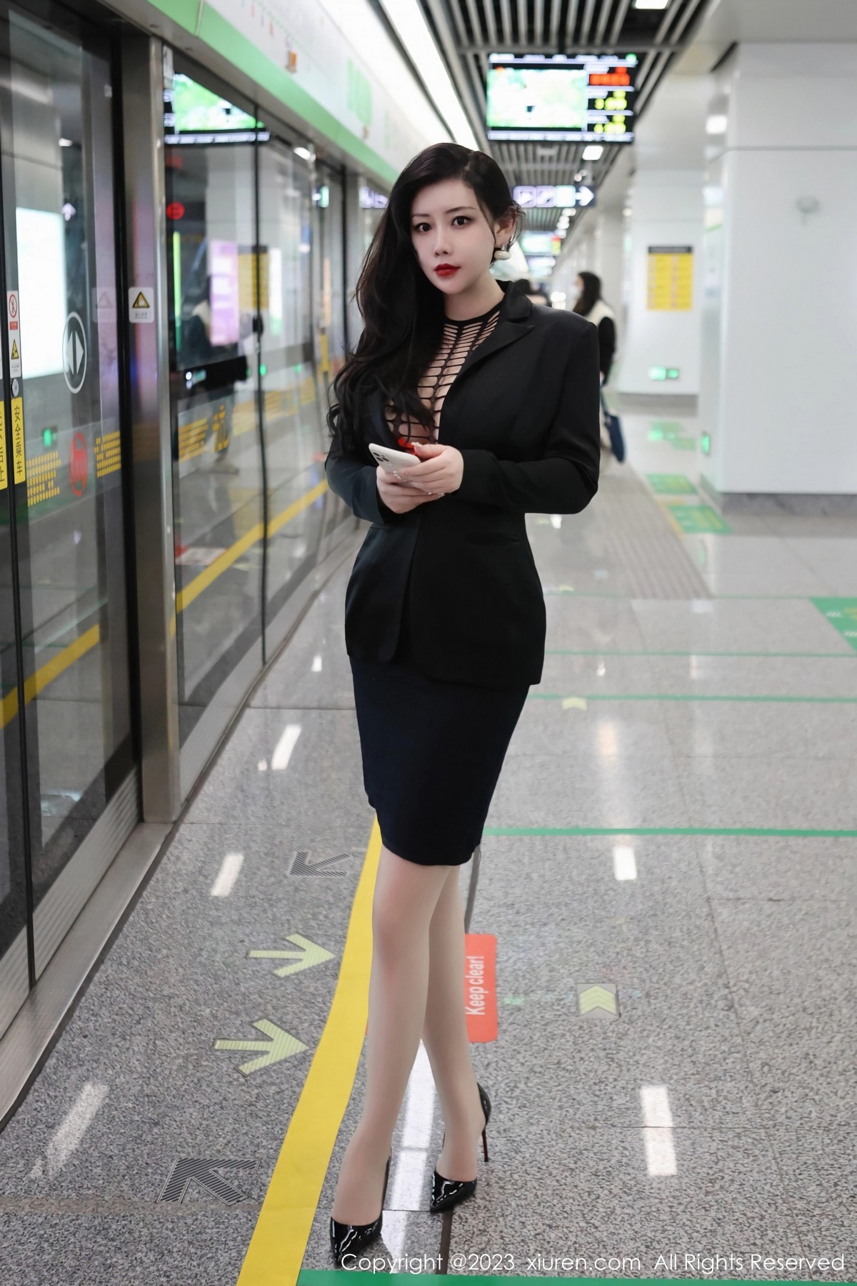 [XiuRen]高清写真图 2023.03.16 No.6421 王婉悠Queen 丝袜OL