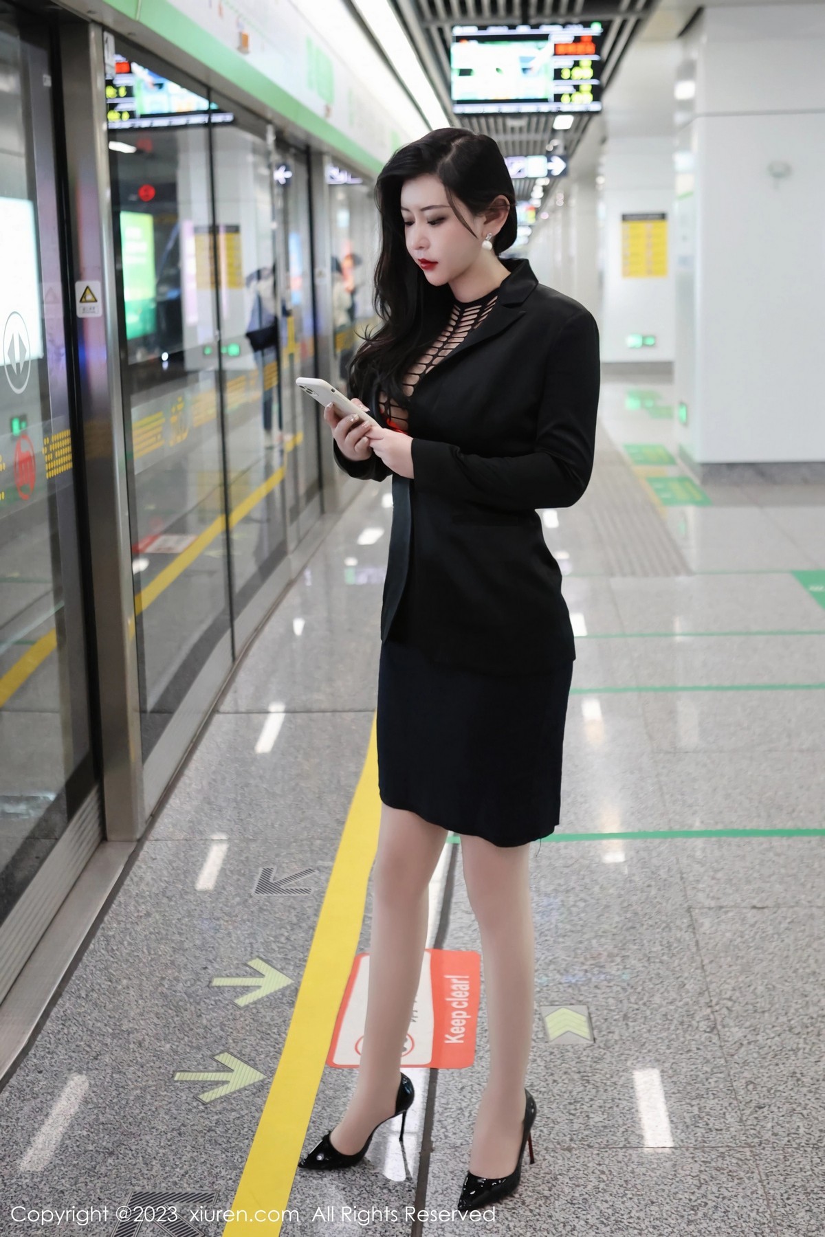 [XiuRen]高清写真图 2023.03.16 No.6421 王婉悠Queen 丝袜OL