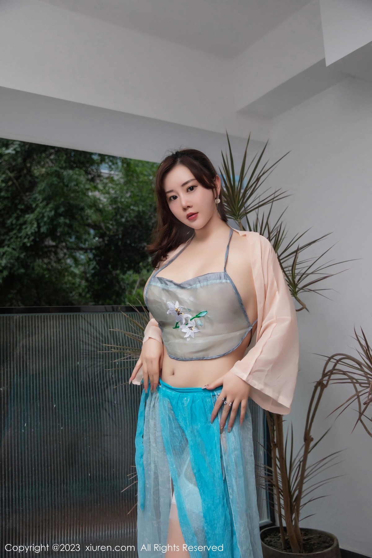 [XiuRen]高清写真图 2023.03.28 No.6483 王婉悠Queen 布兜美臀