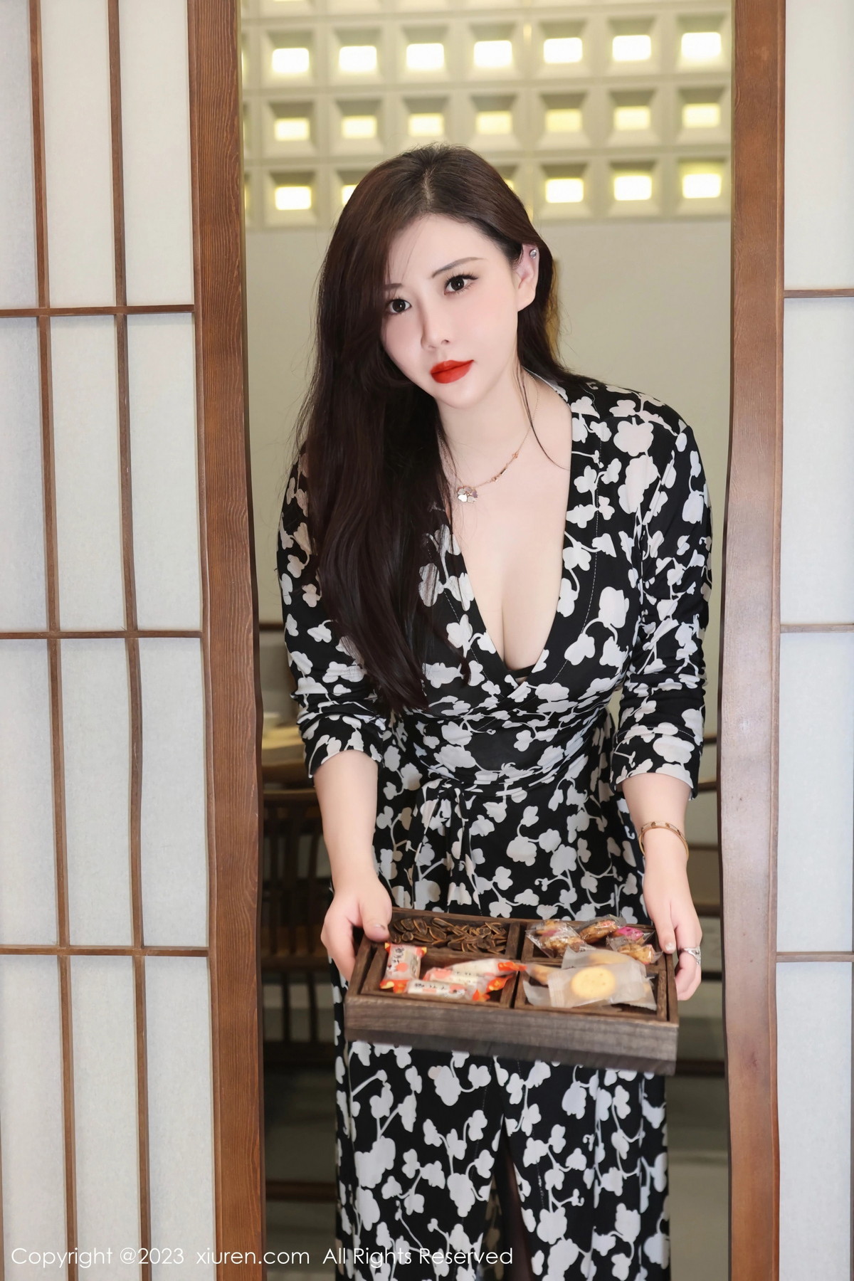 [XiuRen]高清写真图 2023.10.23 No.7548 王婉悠Queen 丰腴美臀