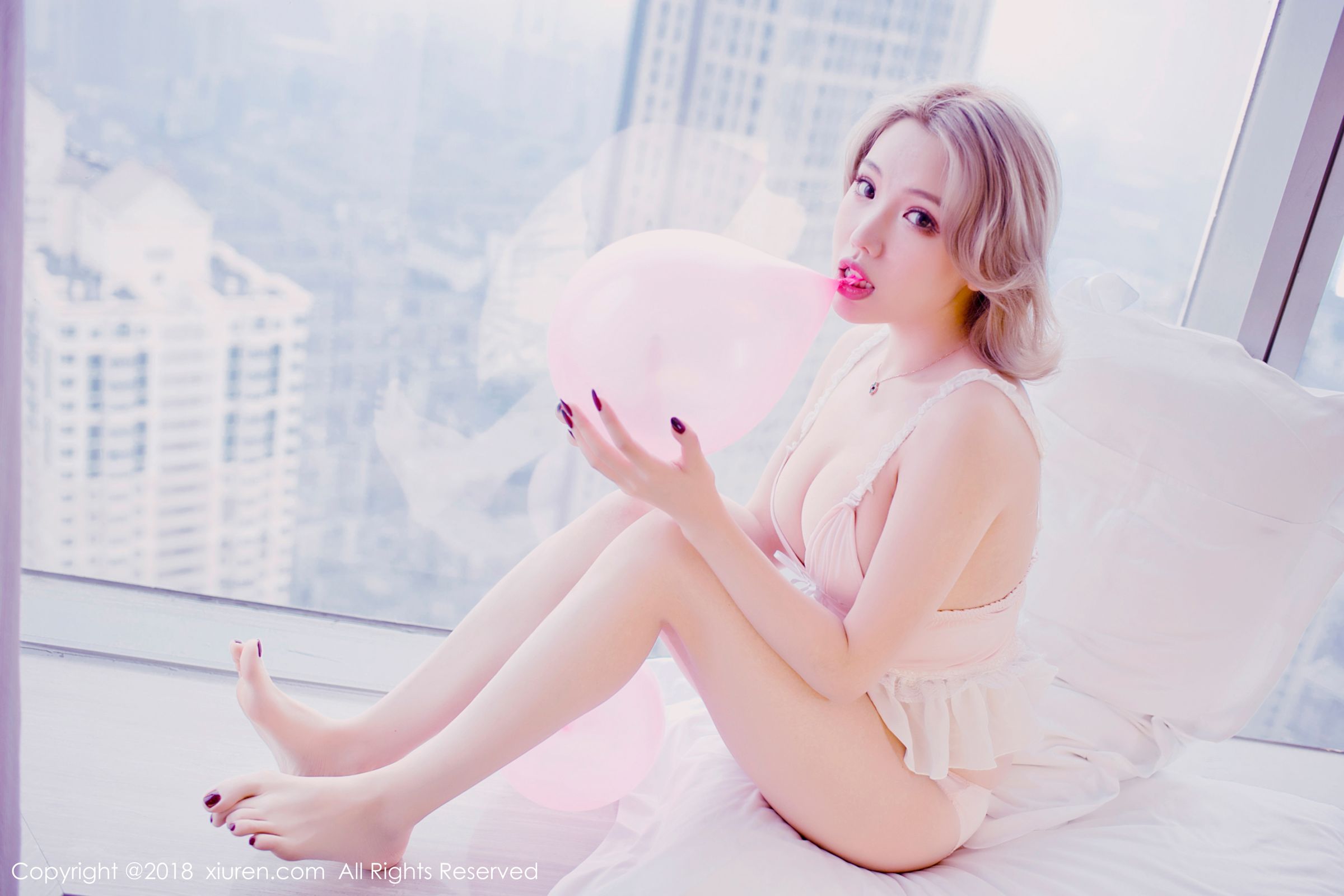 极品性感美女黄楽然 粉红蕾丝大红色比基尼