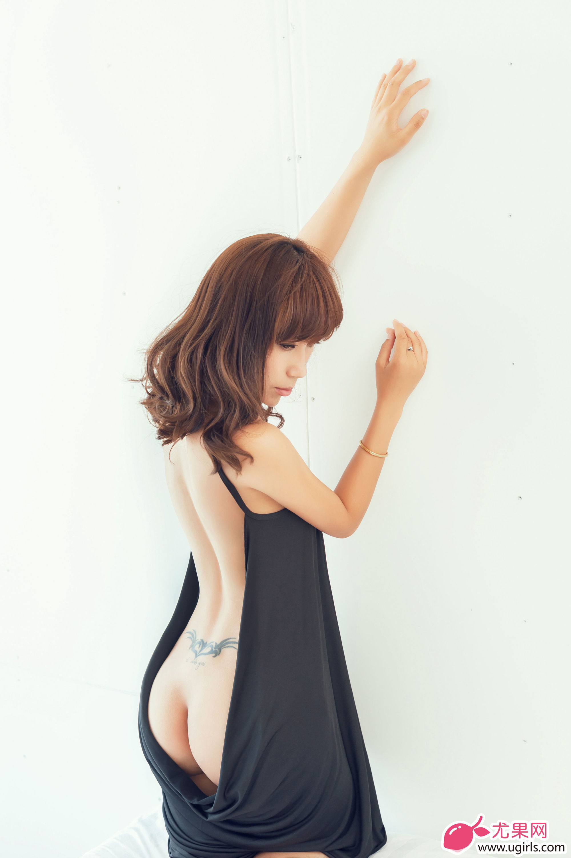 田依依-成熟狂野御姐型模特[Ugirls]高清写真图尤果网套图写真图集