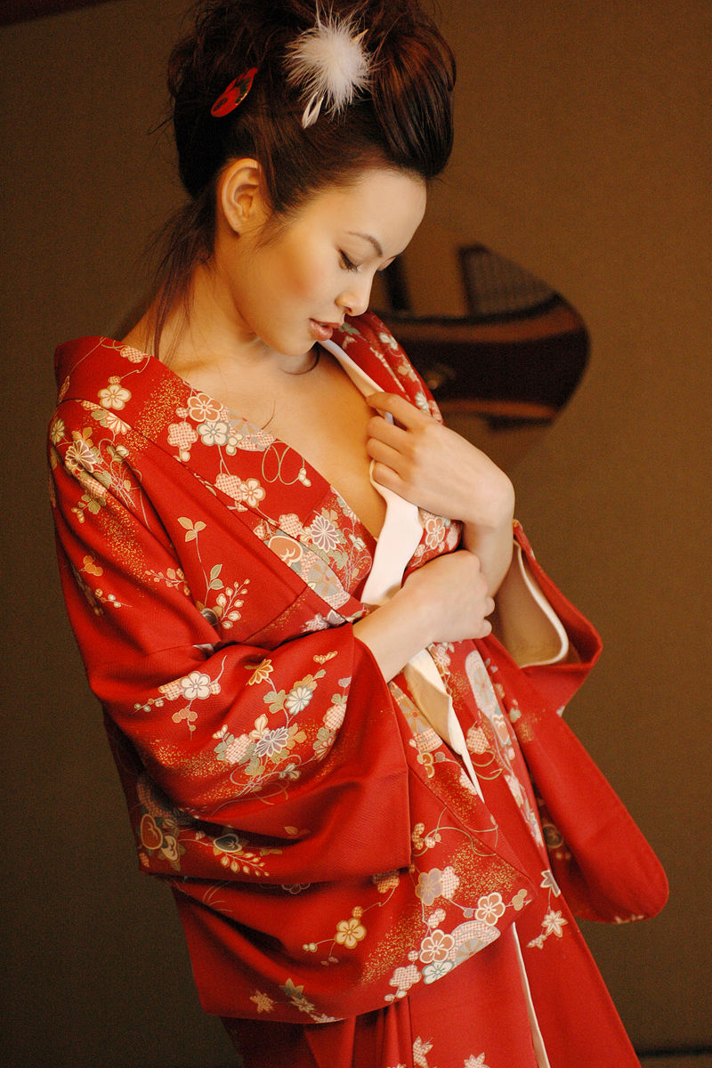 诸冈爱美(諸岡愛美)-《艶 ～glossy～》For-side写真图