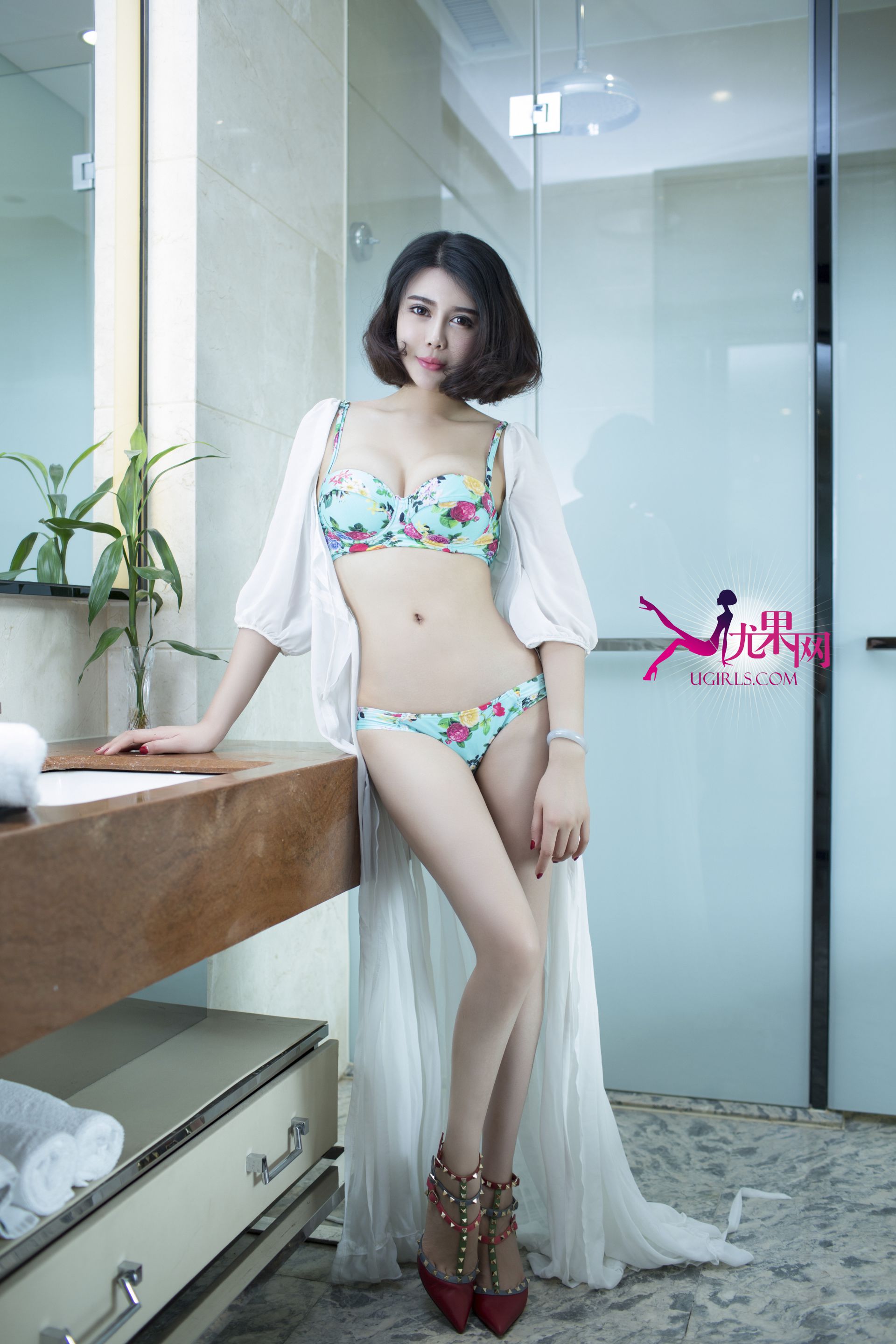 游子熙-天生尤物的香艳诱惑 [Ugirls写真图]高清写真图第065期