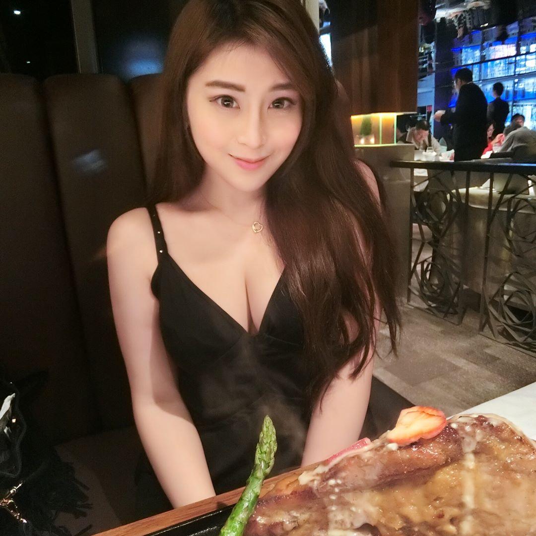 台湾极品妹子Yumi.K 身材超好的私房照