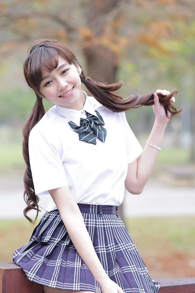 陈蕴予 令人怦然心动的美腿甜心