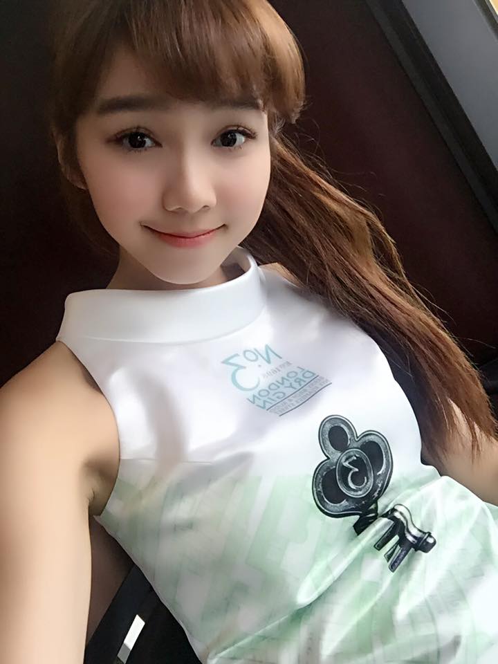 陈蕴予 令人怦然心动的美腿甜心