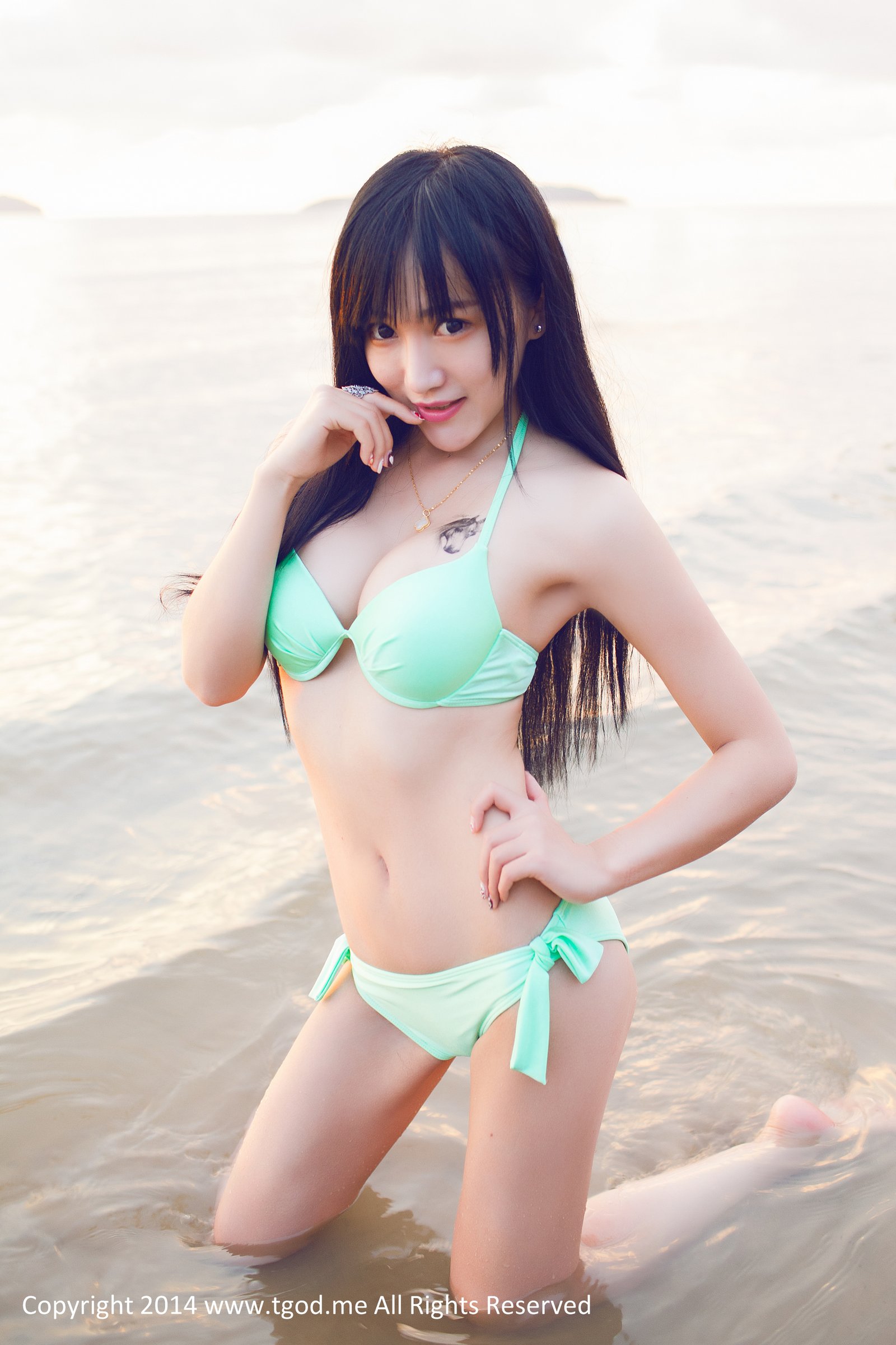 杨上萱 [TGOD推女神]高清写真图军舰上的海军女警花 沙巴系列写真图 ~