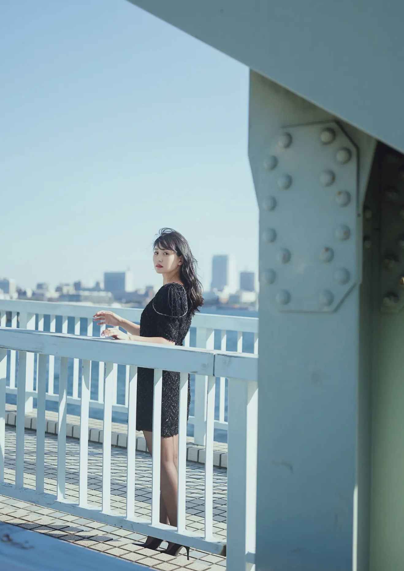 永尾まりや - 黄昏港湾性感写真 蕾丝内衣与黑丝诱惑私房大片 [73P]