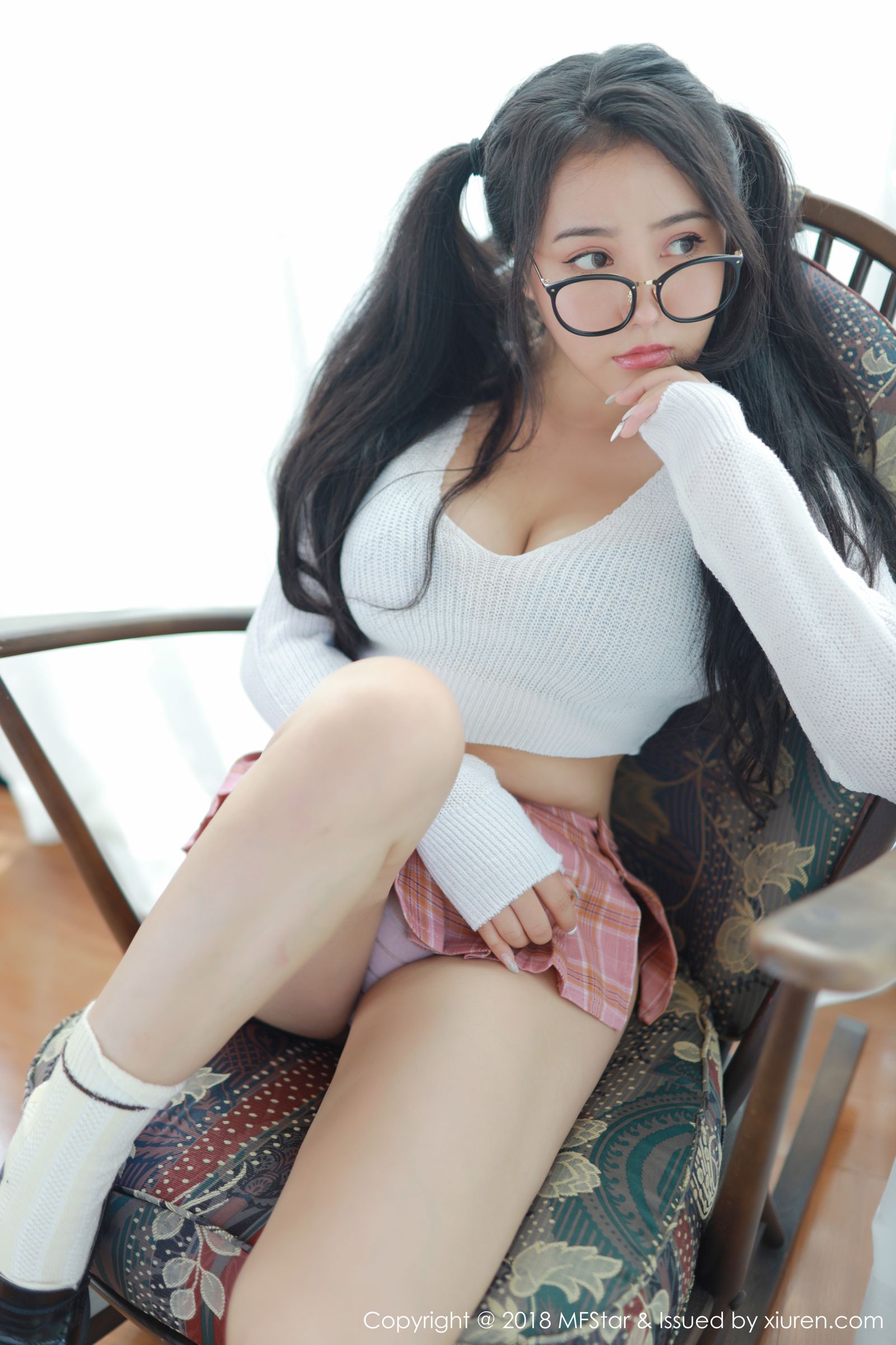 玛鲁娜的OL装扮 会心一击美臀诱惑