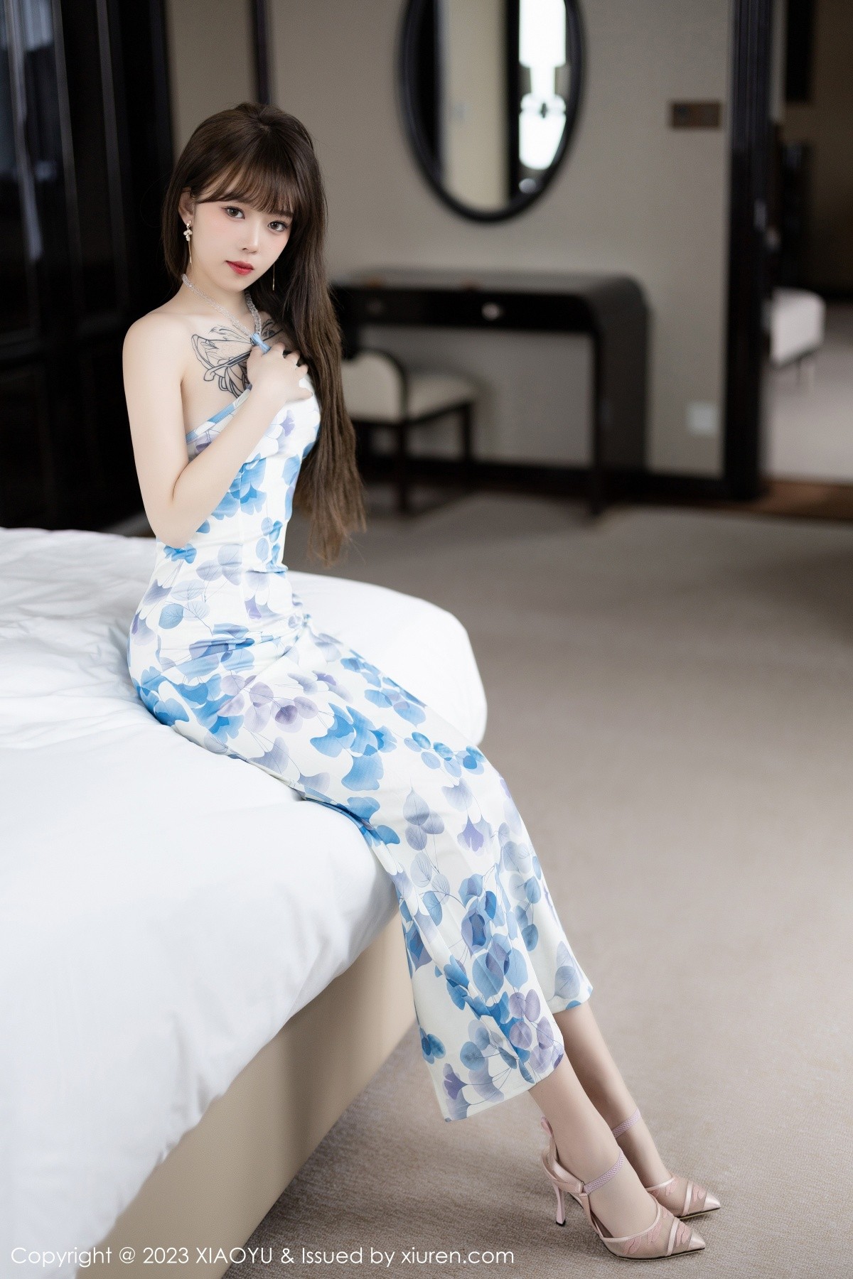 [XIAOYU]高清写真图 2023.03.14 VOL.985 奶瓶. 长裙美腿
