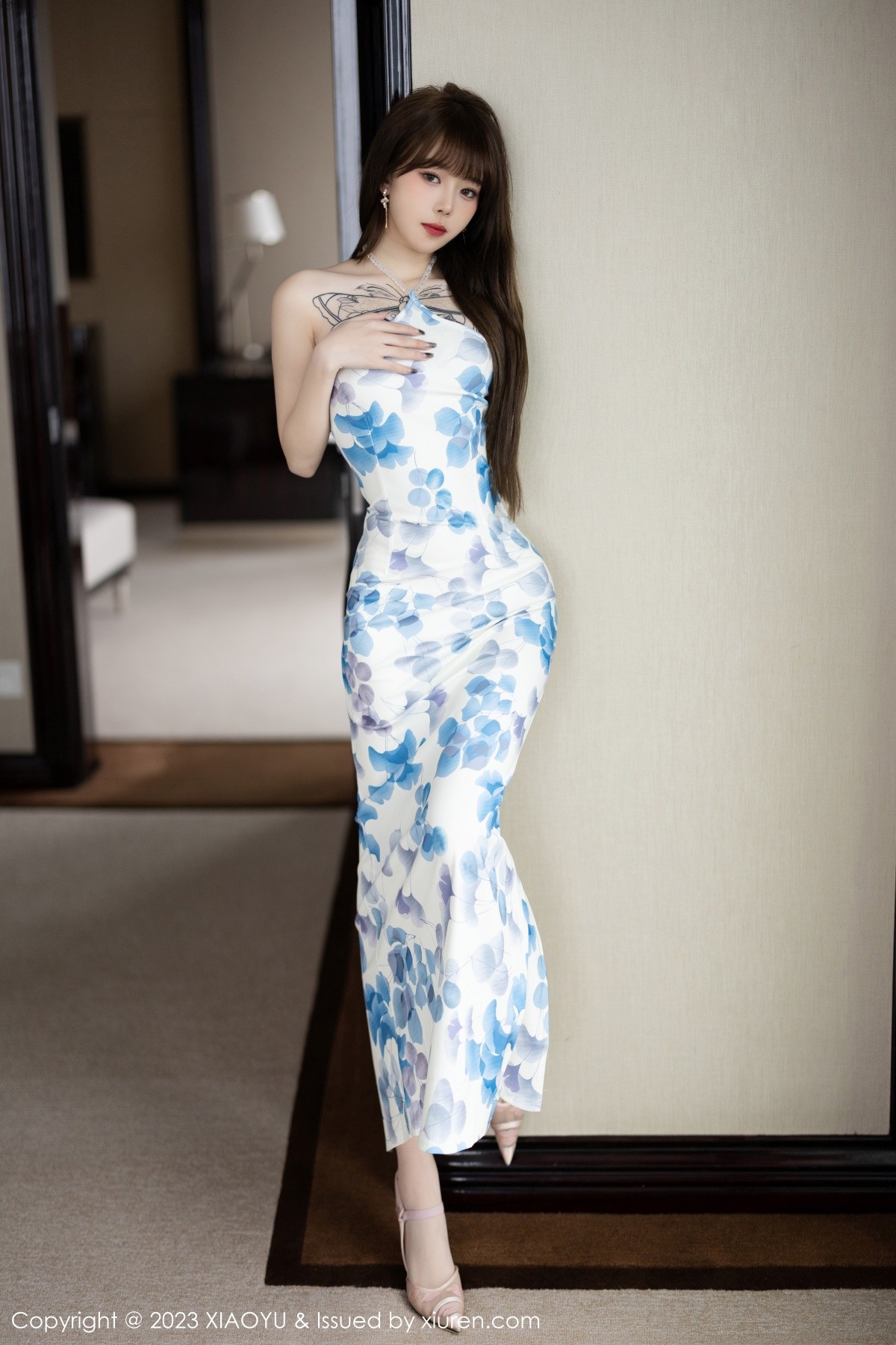 [XIAOYU]高清写真图 2023.03.14 VOL.985 奶瓶. 长裙美腿