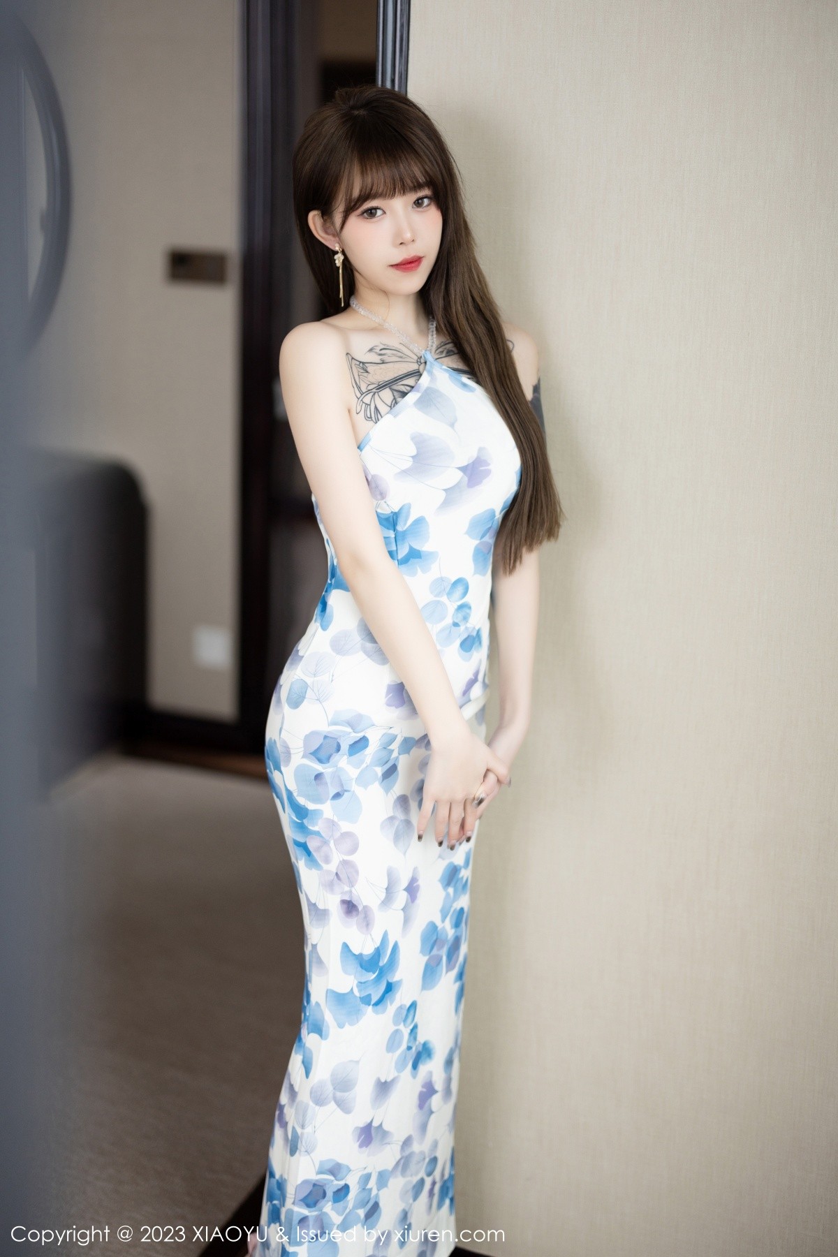 [XIAOYU]高清写真图 2023.03.14 VOL.985 奶瓶. 长裙美腿
