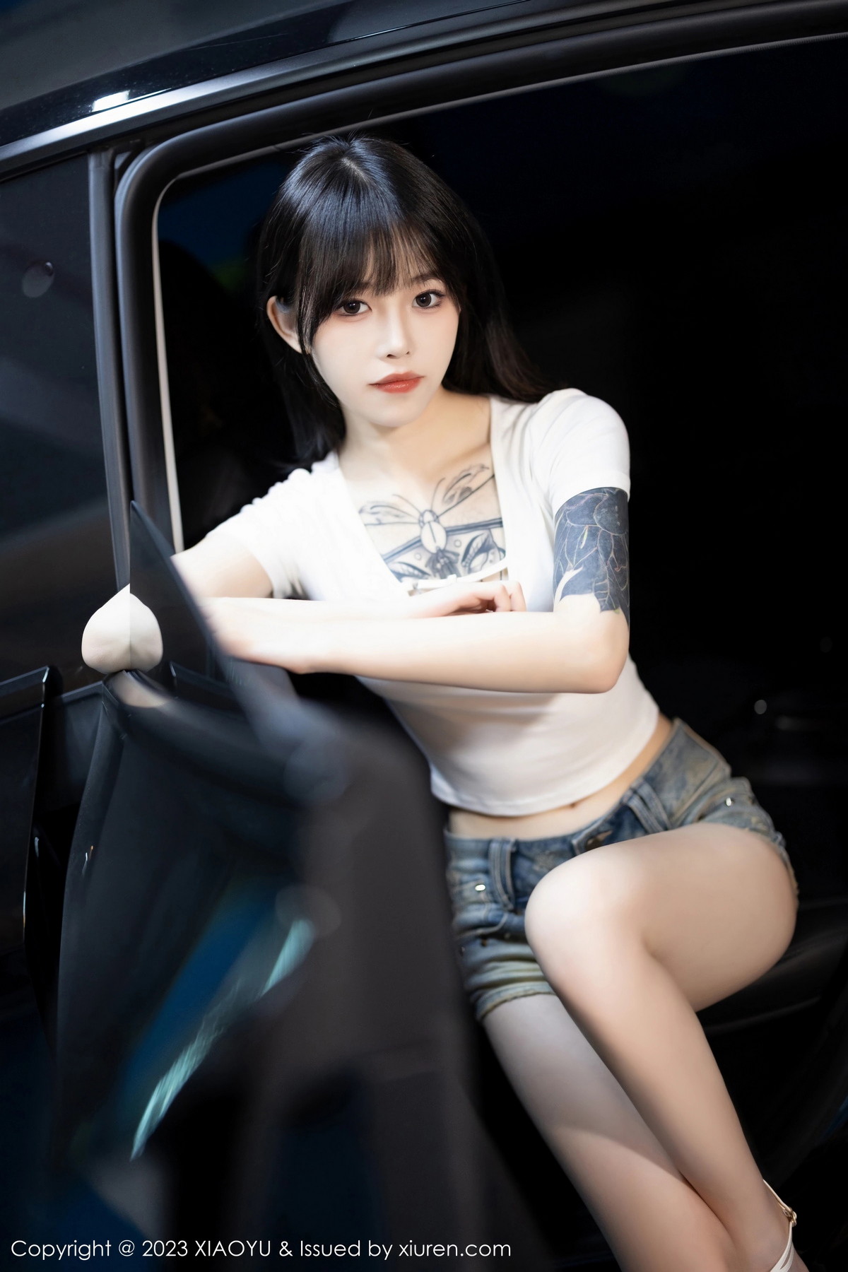 [XIAOYU]高清写真图 2023.08.21 VOL.1096 奶瓶. 清纯美腿
