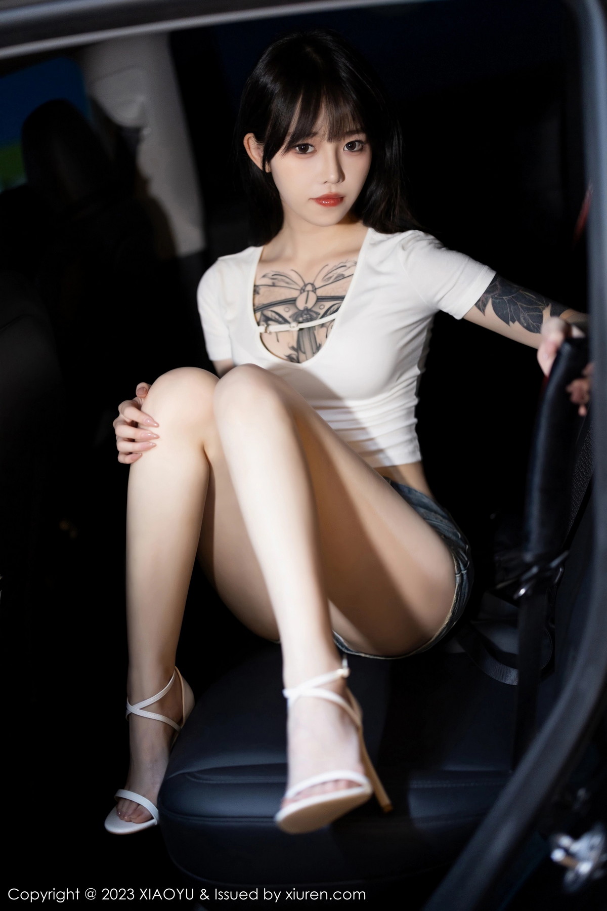 [XIAOYU]高清写真图 2023.08.21 VOL.1096 奶瓶. 清纯美腿