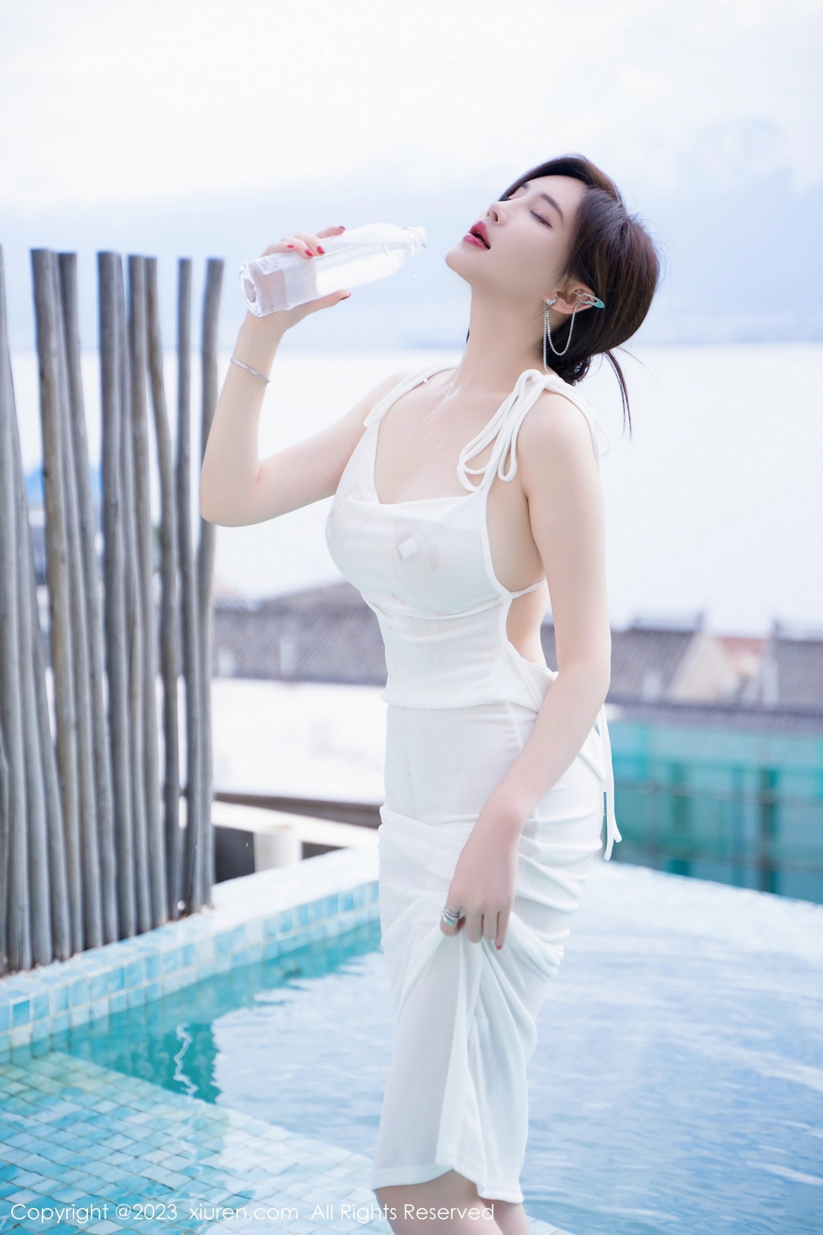 [XiuRen]高清写真图 2023.09.28 No.7461 Carol周妍希 长裙美臀