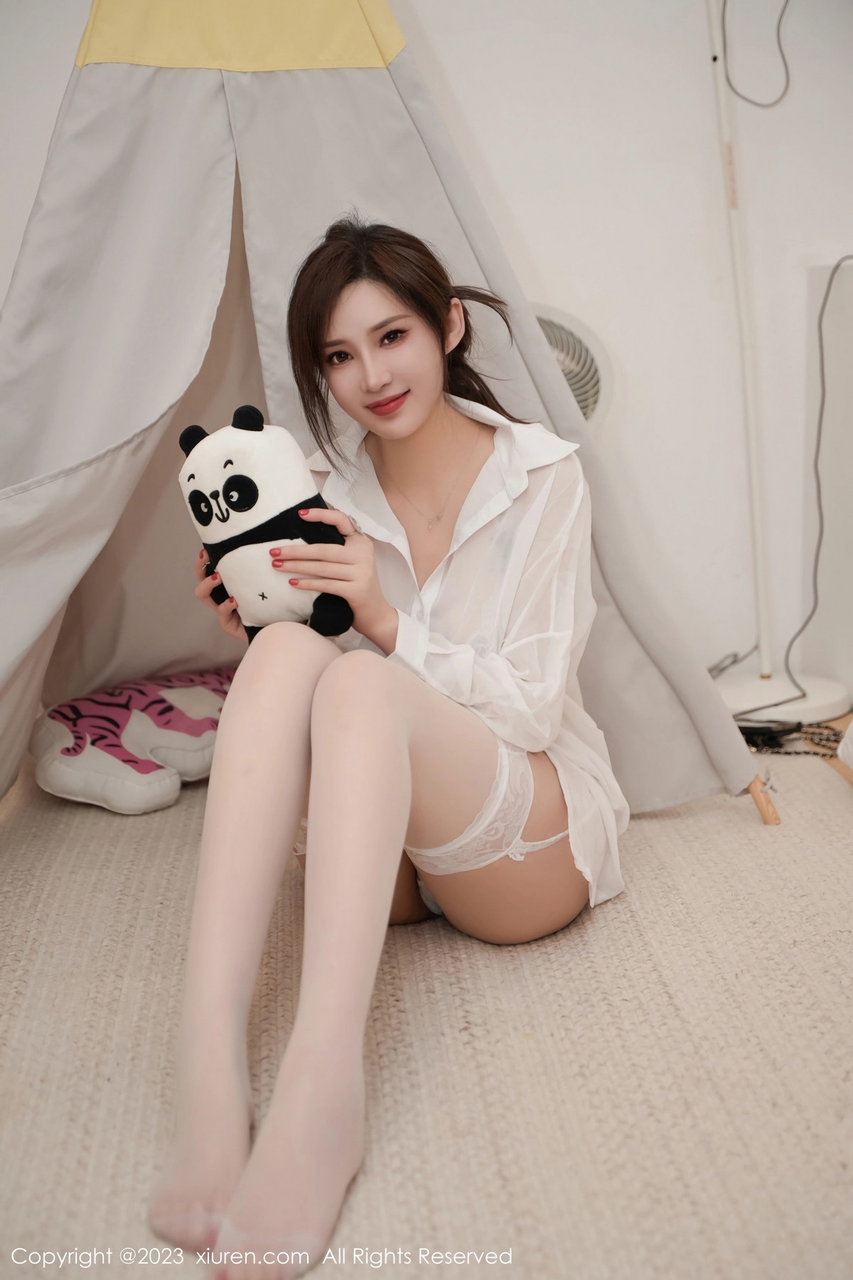 [XiuRen]高清写真图 2023.11.16 No.7672 Carol周妍希 美腿丝袜