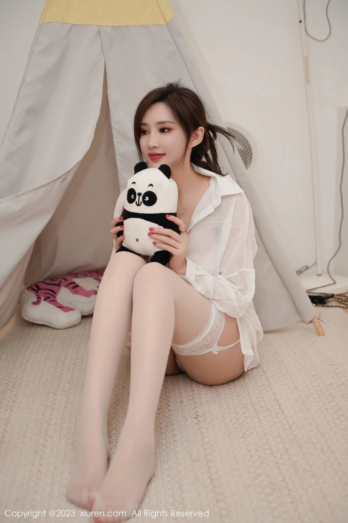[XiuRen]高清写真图 2023.11.16 No.7672 Carol周妍希 美腿丝袜