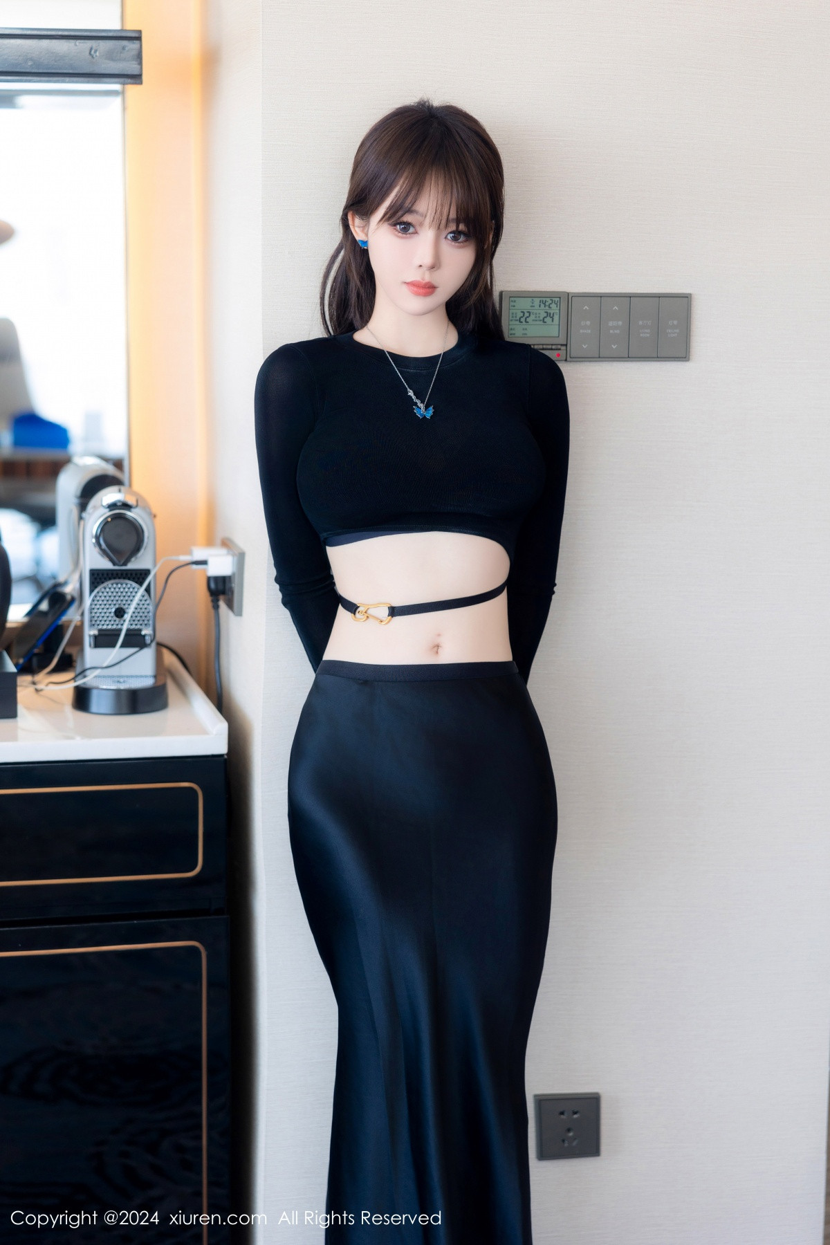[XiuRen]高清写真图 2024.06.06 No.8661 奶瓶. 美腿性感