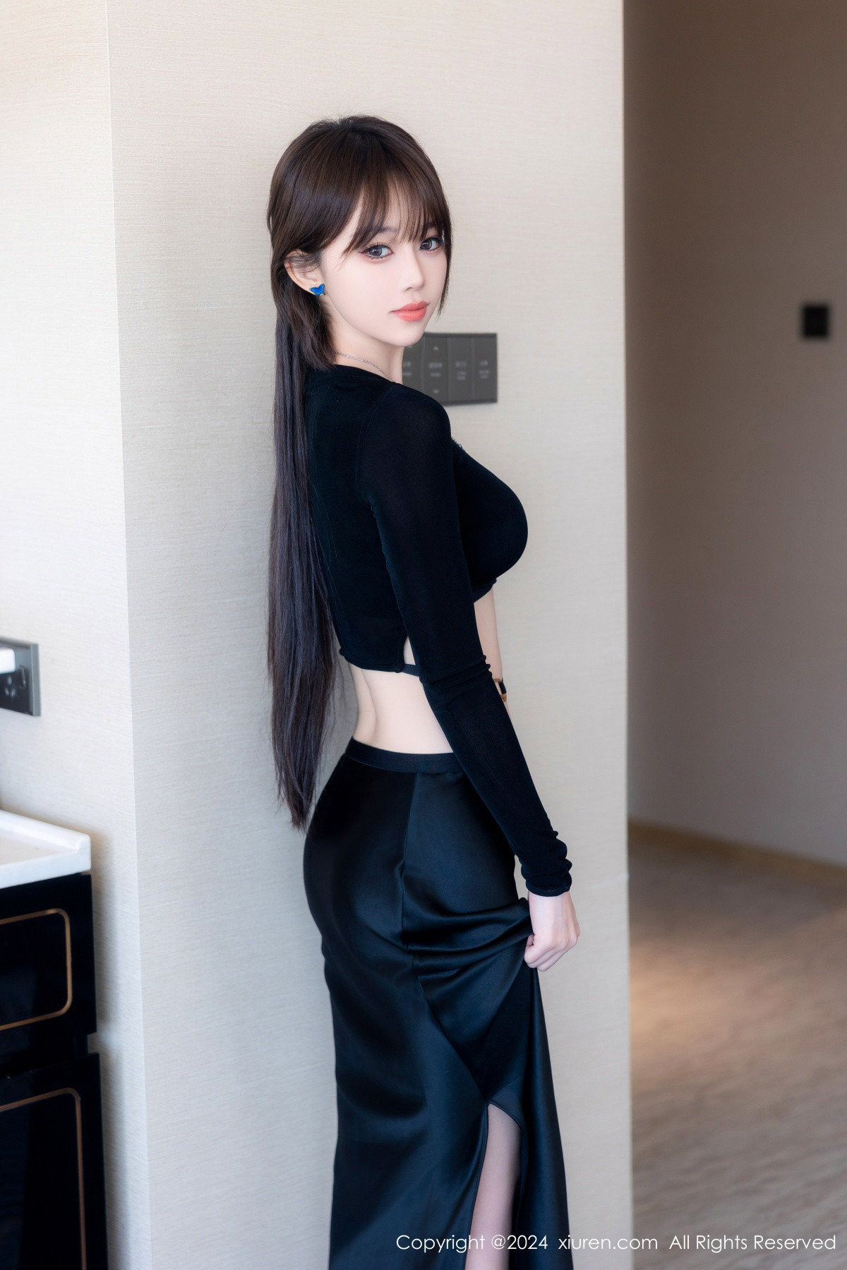 [XiuRen]高清写真图 2024.06.06 No.8661 奶瓶. 美腿性感