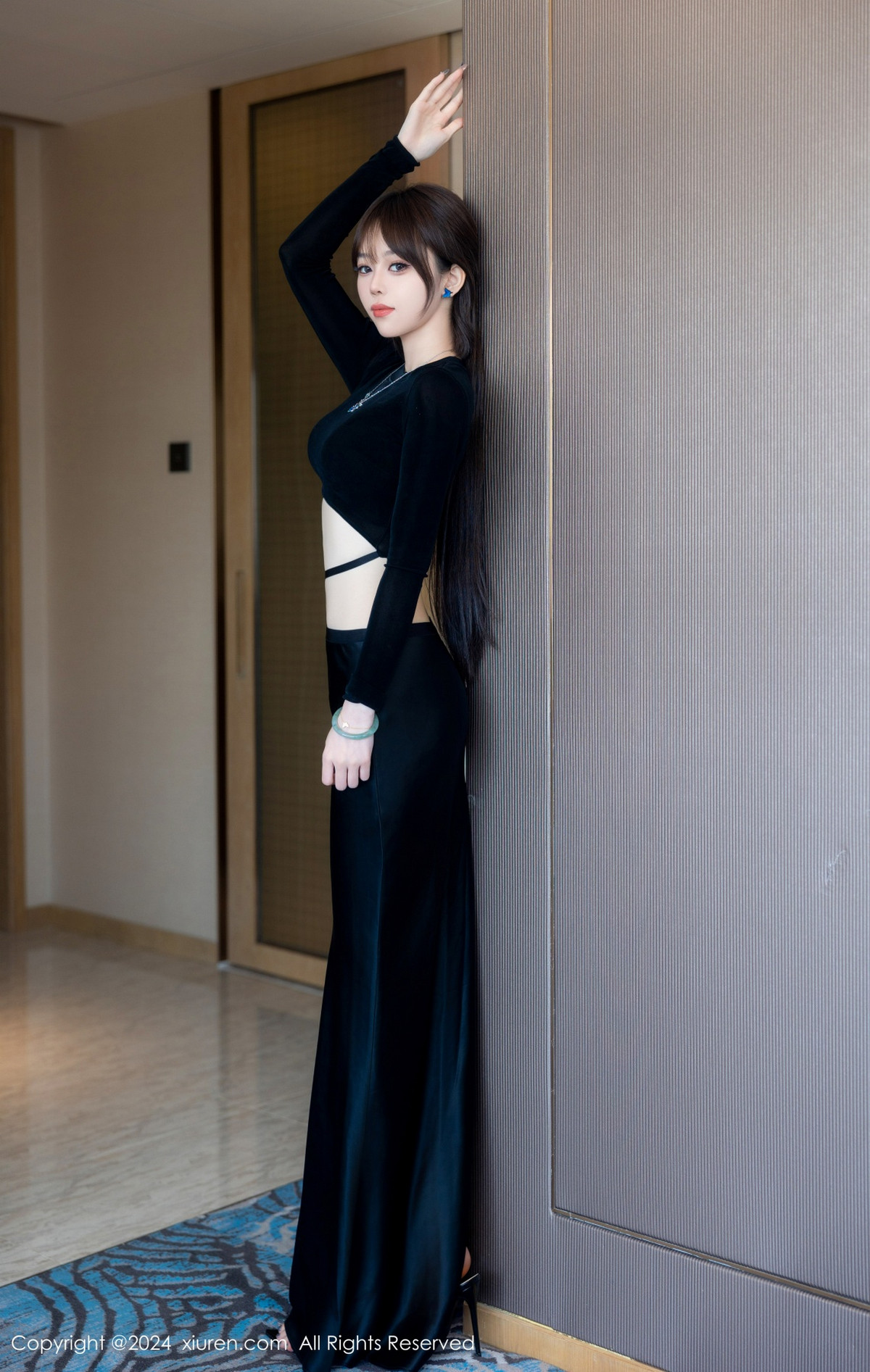 [XiuRen]高清写真图 2024.06.06 No.8661 奶瓶. 美腿性感