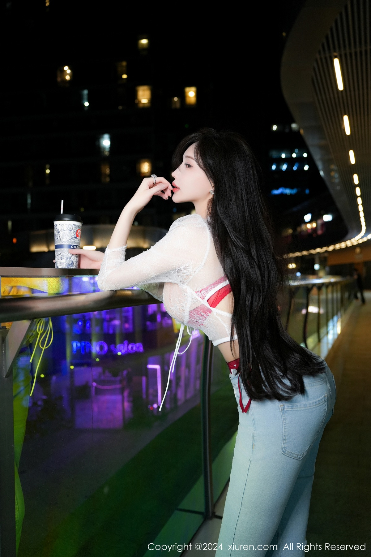 [XiuRen]高清写真图 2024.07.12 No.8846 Carol周妍希X 牛仔裤美腿