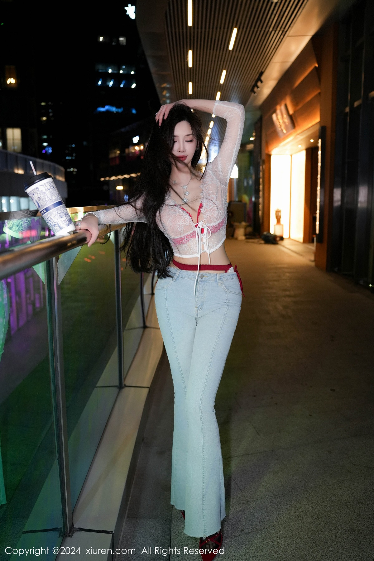 [XiuRen]高清写真图 2024.07.12 No.8846 Carol周妍希X 牛仔裤美腿