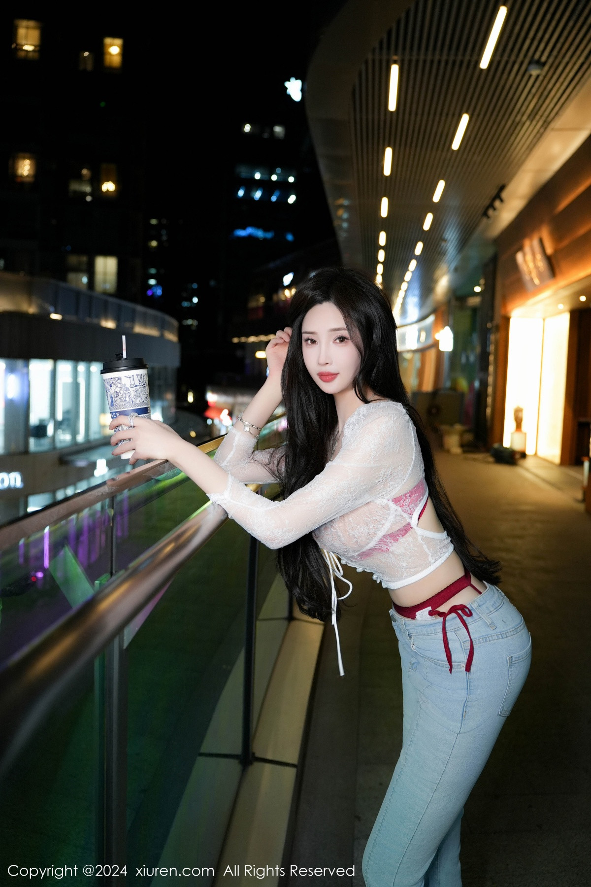 [XiuRen]高清写真图 2024.07.12 No.8846 Carol周妍希X 牛仔裤美腿