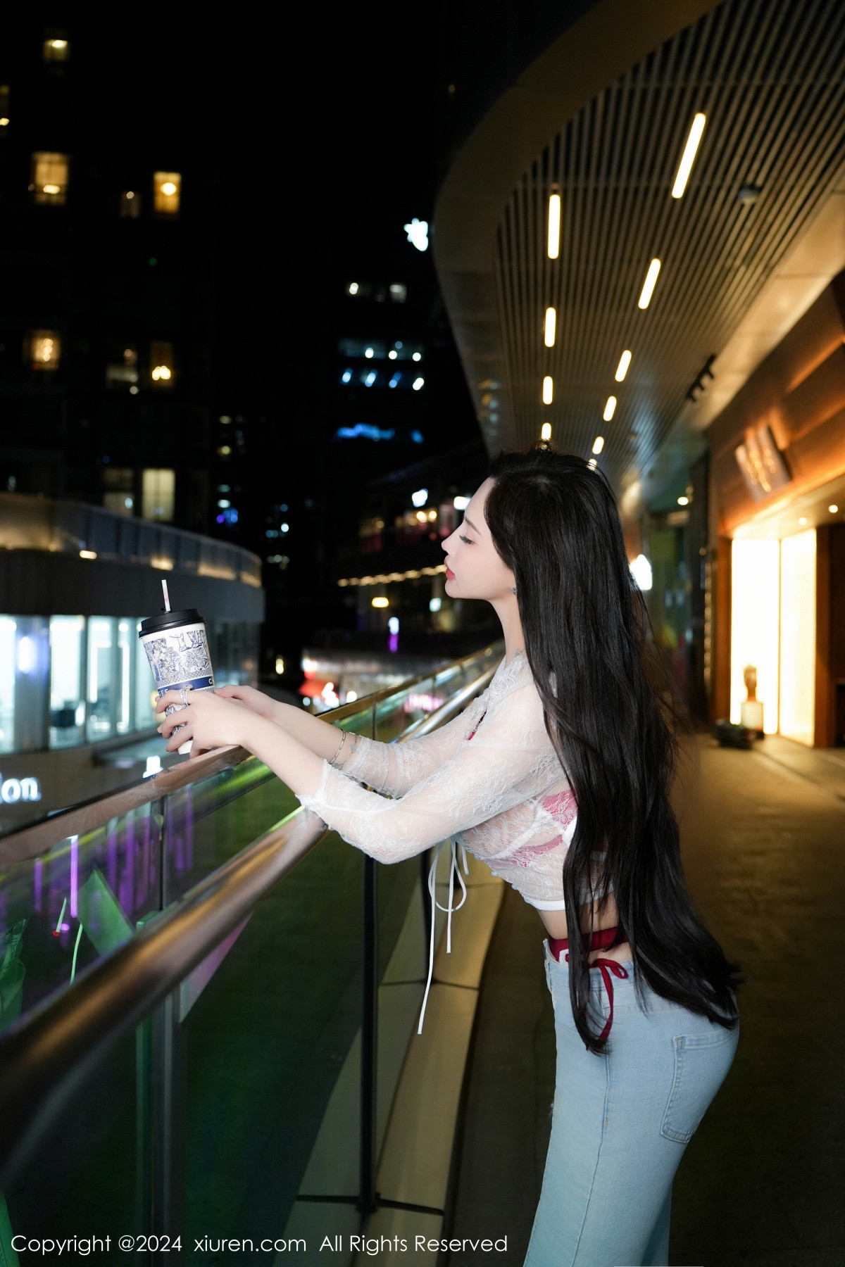 [XiuRen]高清写真图 2024.07.12 No.8846 Carol周妍希X 牛仔裤美腿