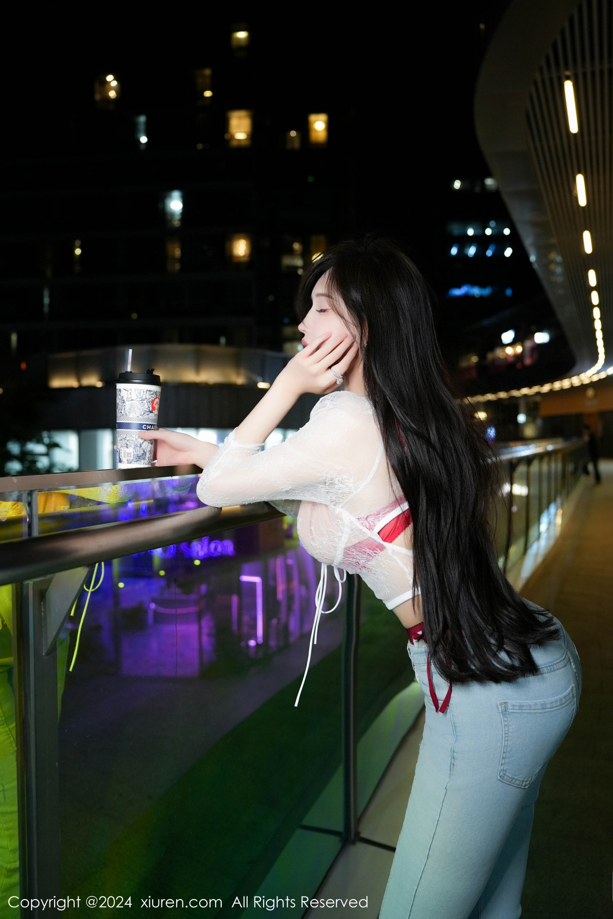 [XiuRen]高清写真图 2024.07.12 No.8846 Carol周妍希X 牛仔裤美腿