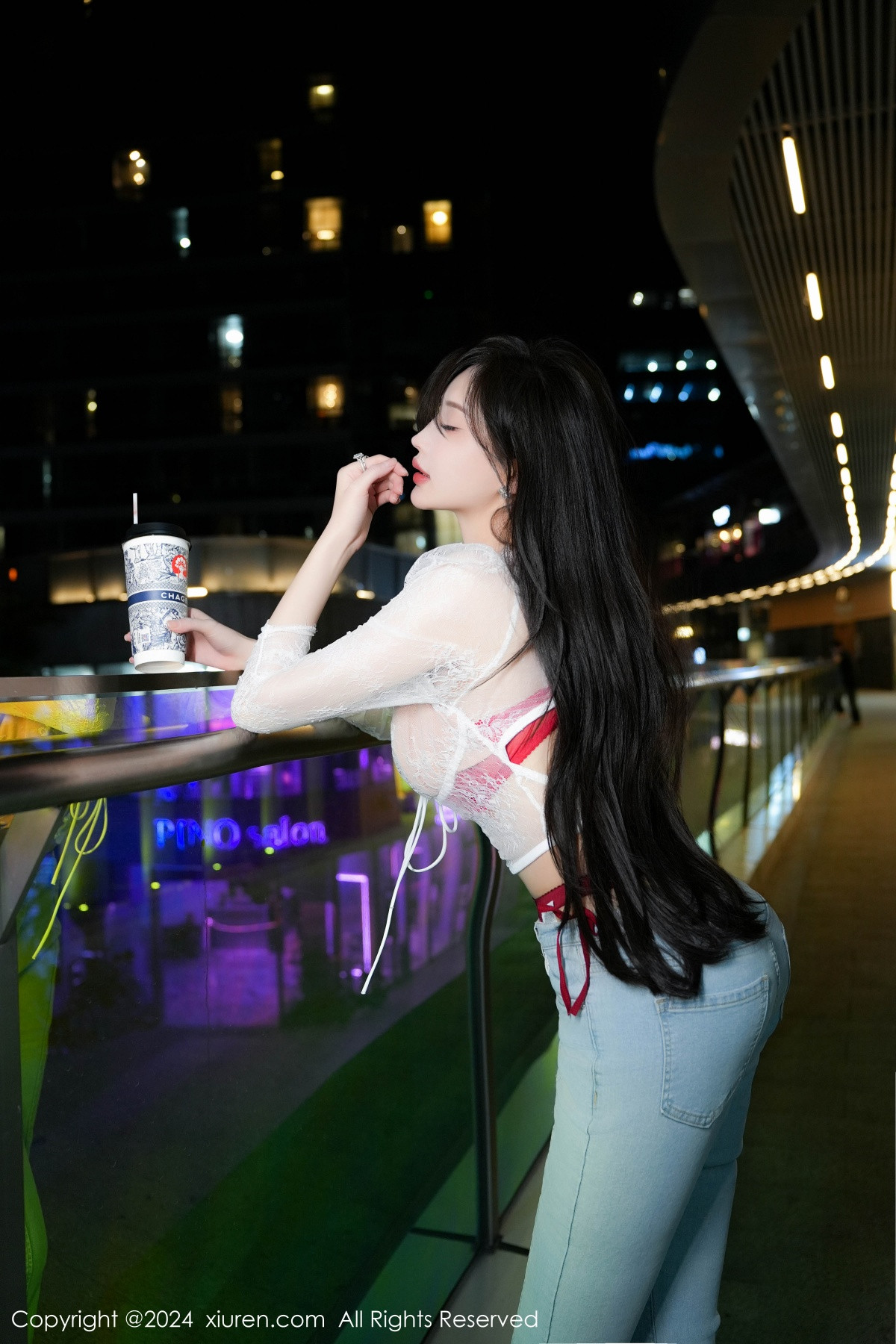 [XiuRen]高清写真图 2024.07.12 No.8846 Carol周妍希X 牛仔裤美腿
