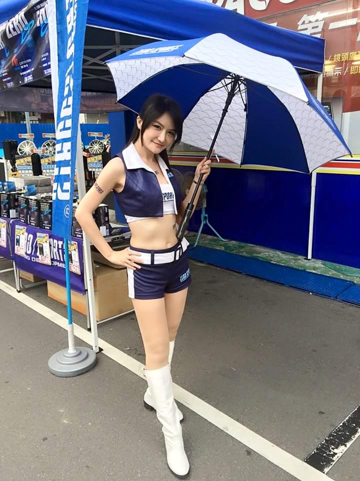 月光天使-辛西娅(王月绅)- 甜姐儿很无奈