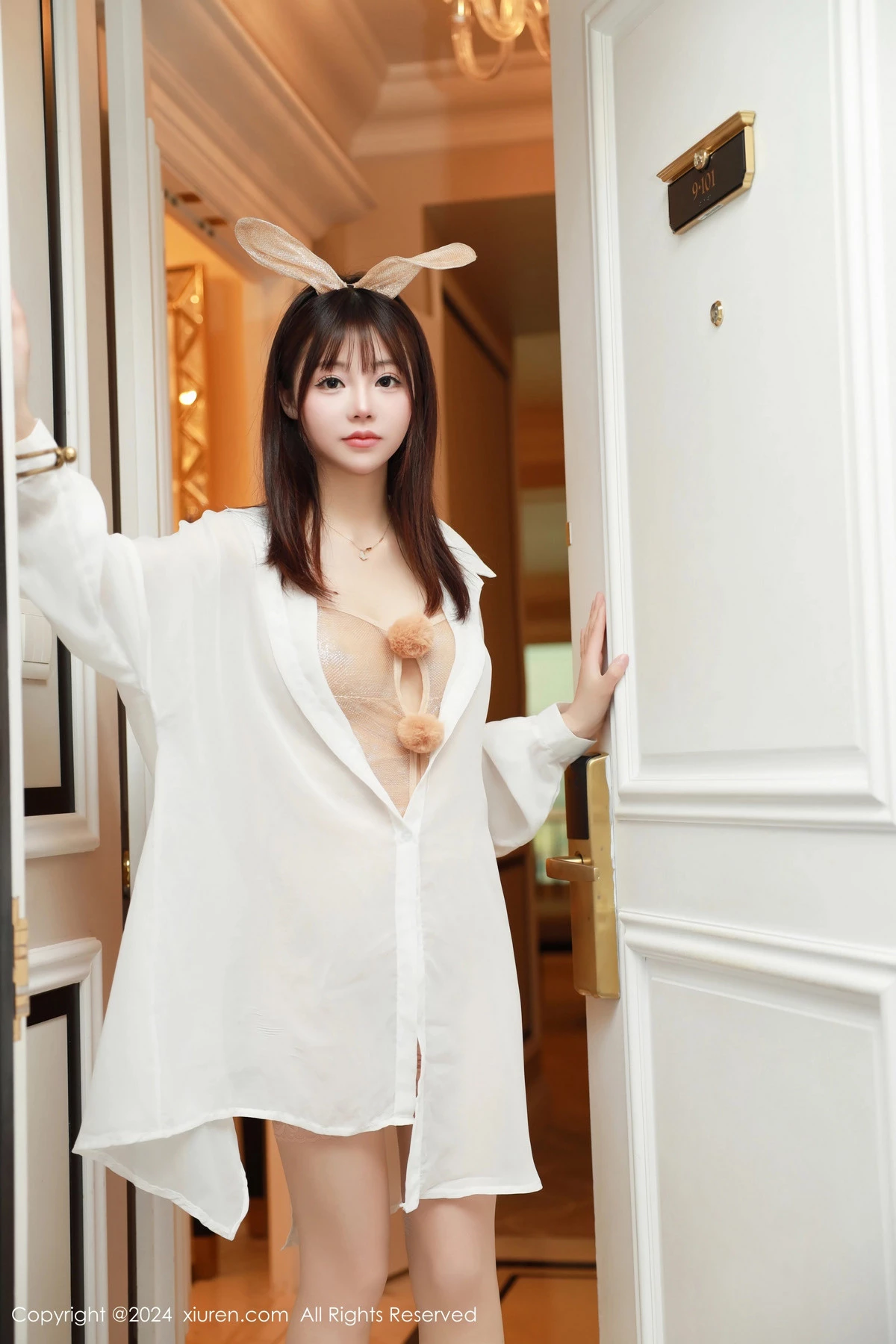 [XiuRen]高清写真图 2024.06.04 No.8645 佘贝拉Bella 丝袜美腿