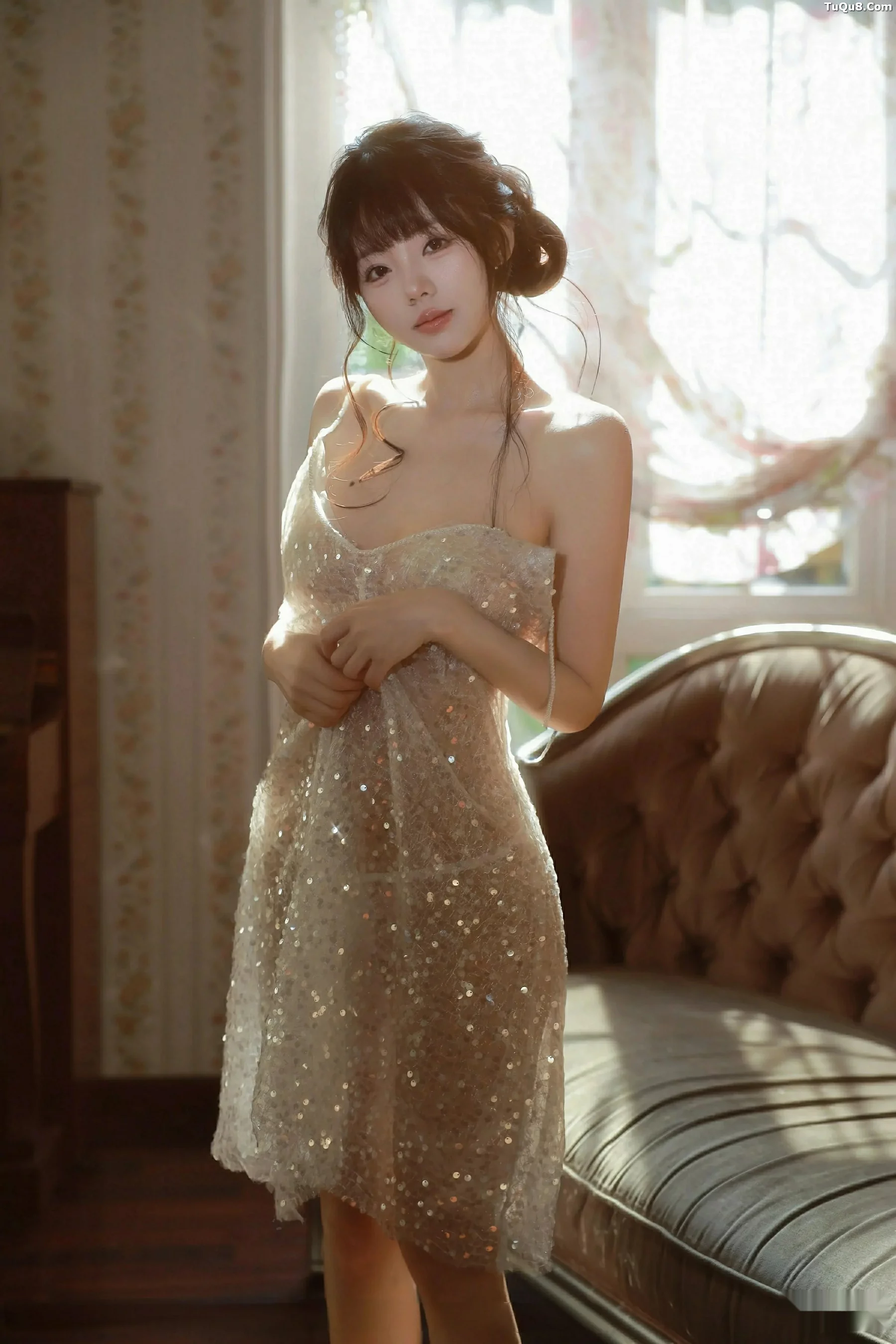 [XiuRen]高清写真图 2025.09.24 No.10799 佘贝拉Bella 连衣短裙