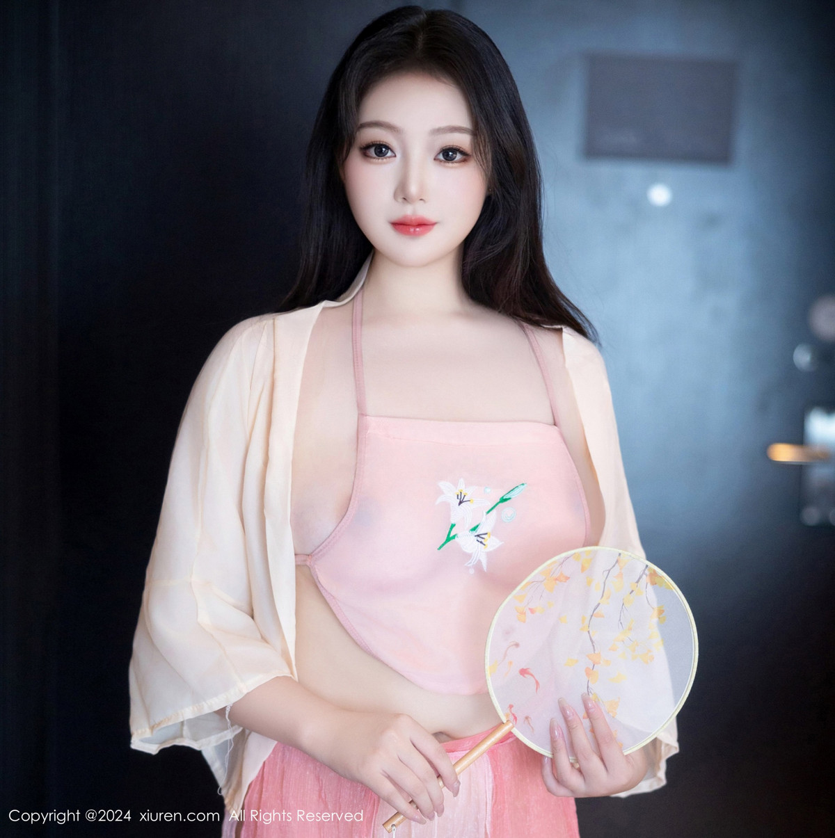[XiuRen]高清写真图 2024.09.26 No.9211 潘多拉哦 美臀性感