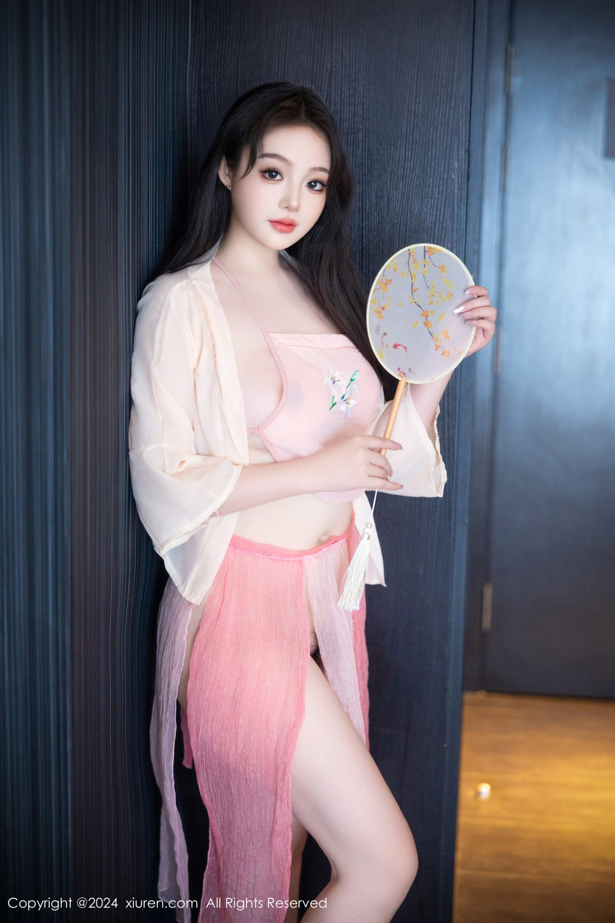 [XiuRen]高清写真图 2024.09.26 No.9211 潘多拉哦 美臀性感