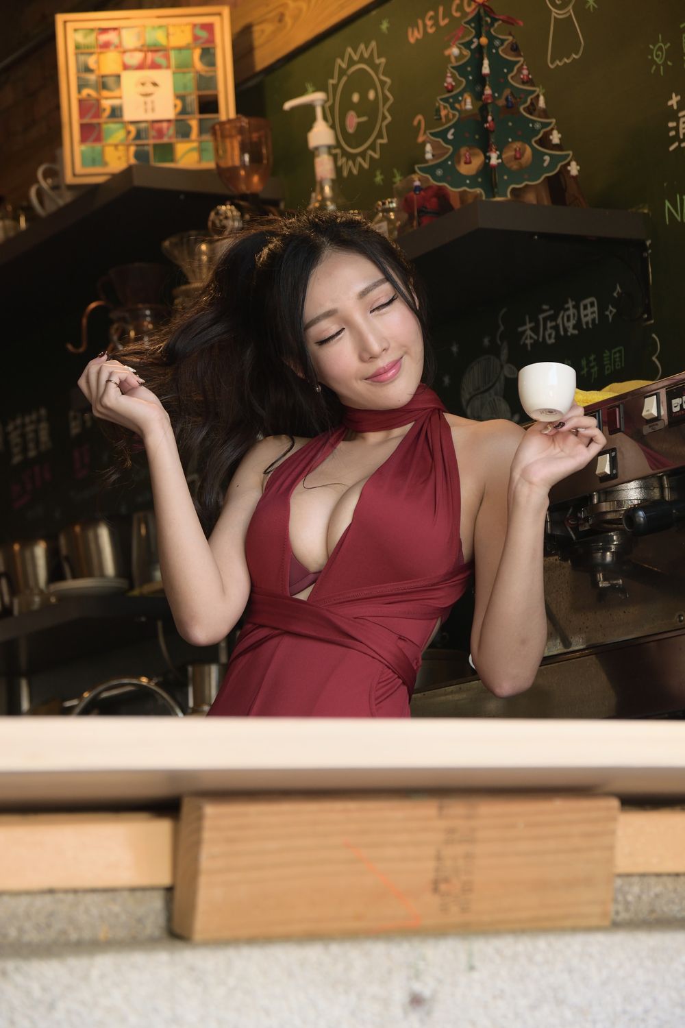 赵芸- 成熟女人写真之汽车修理工