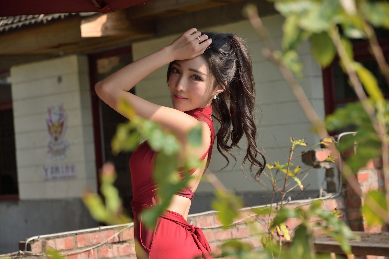 赵芸- 成熟女人写真之汽车修理工