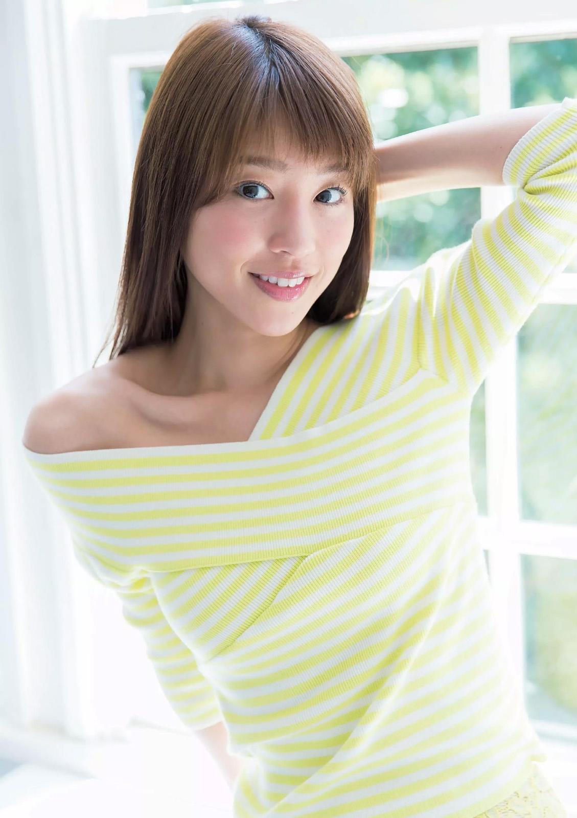冈副麻希 长腿黑发美人天气姐姐