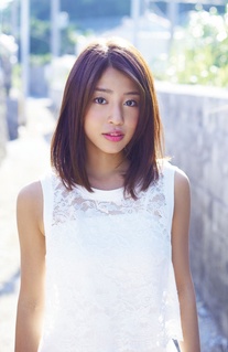 冈副麻希