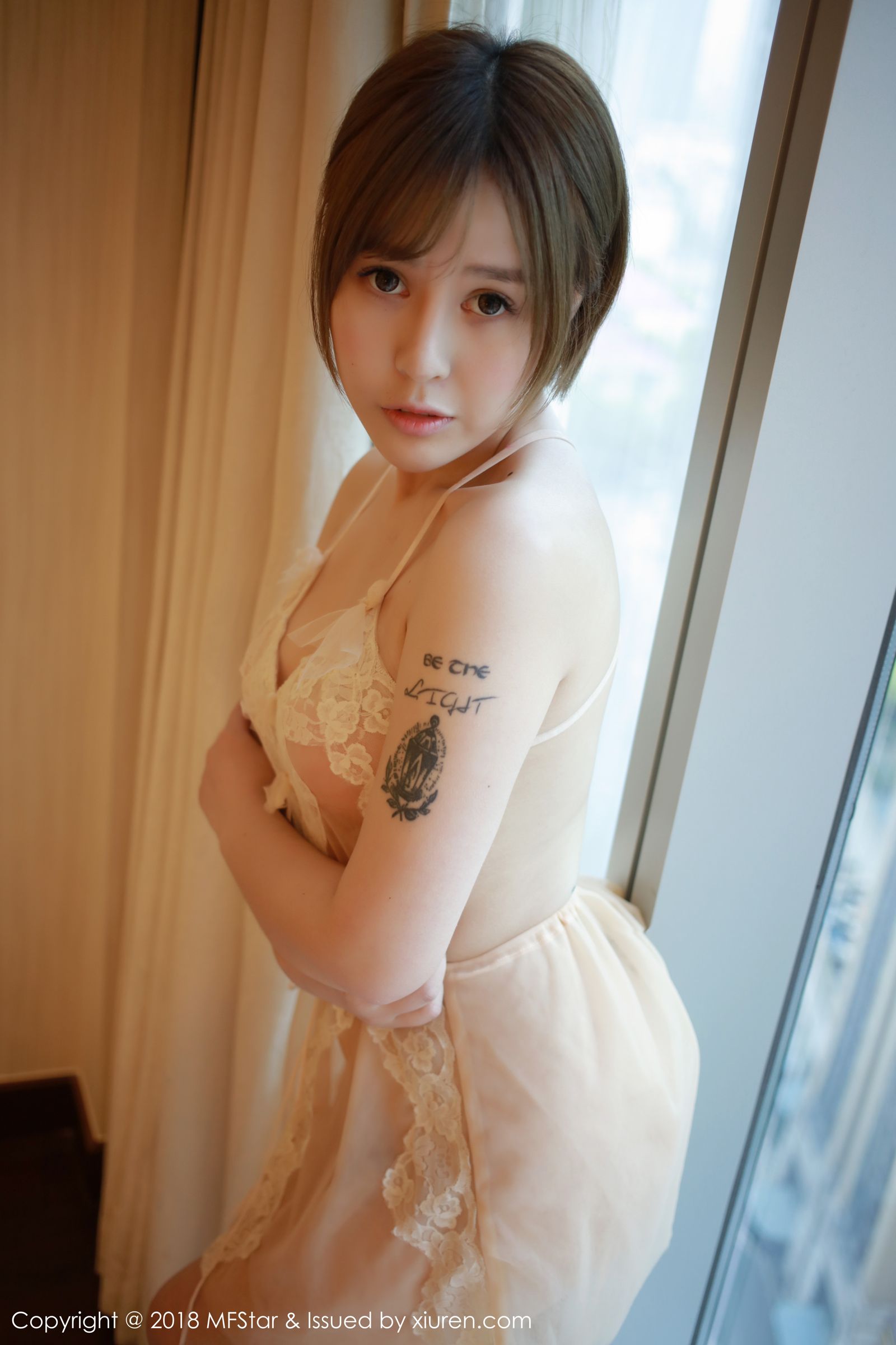 清新女神Evelyn艾莉 丰满美腿完美翘臀