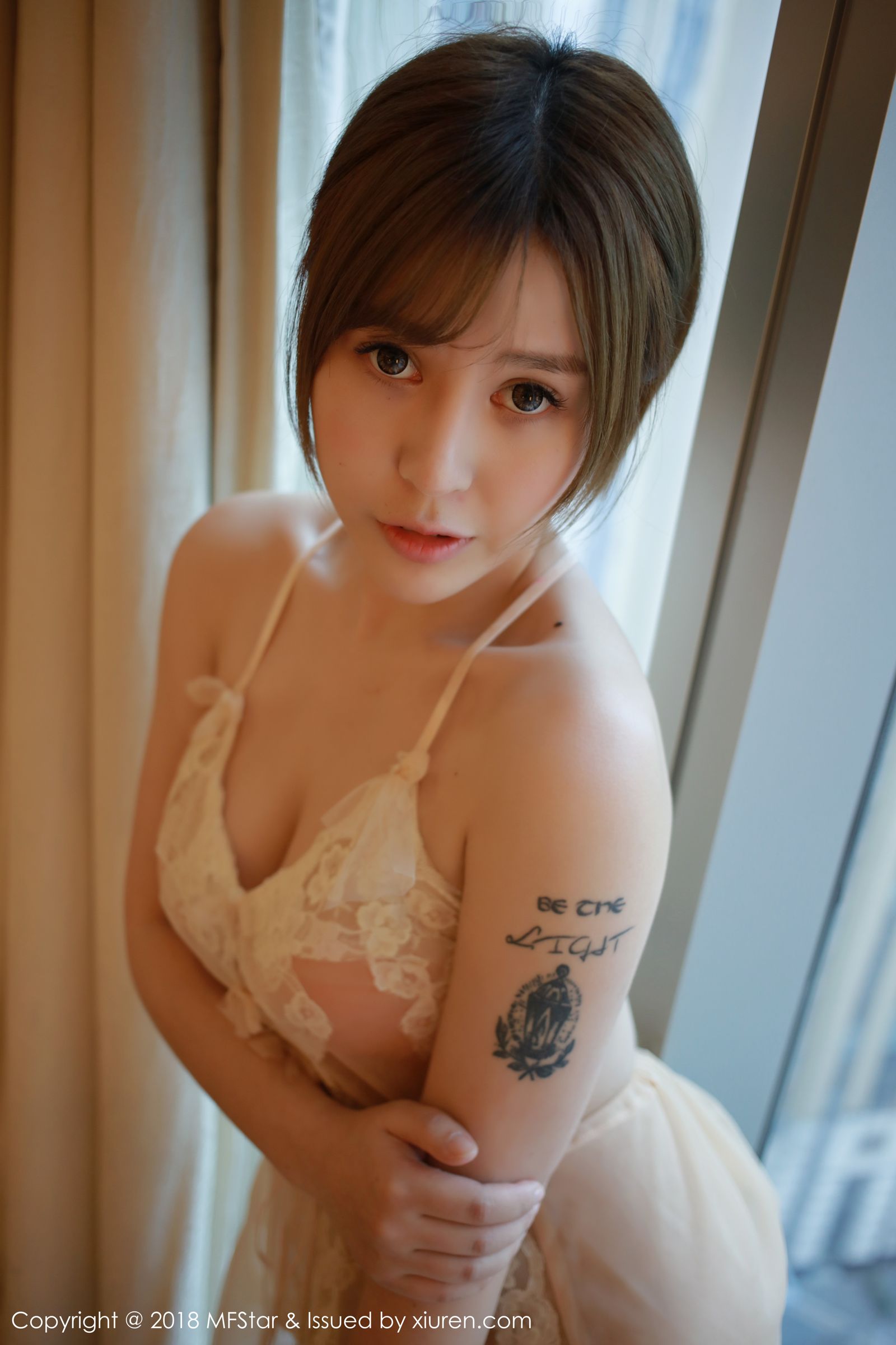 清新女神Evelyn艾莉 丰满美腿完美翘臀