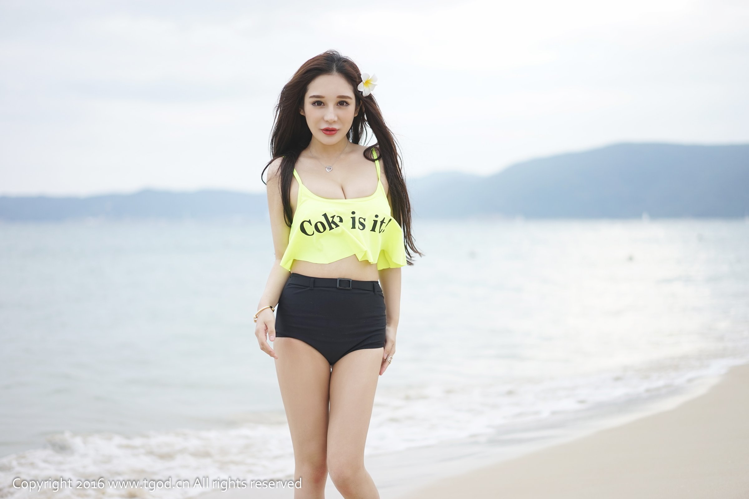 陈嘉瑶AYomiabe [TGOD推女神]高清写真图三亚旅拍 第一刊 ~