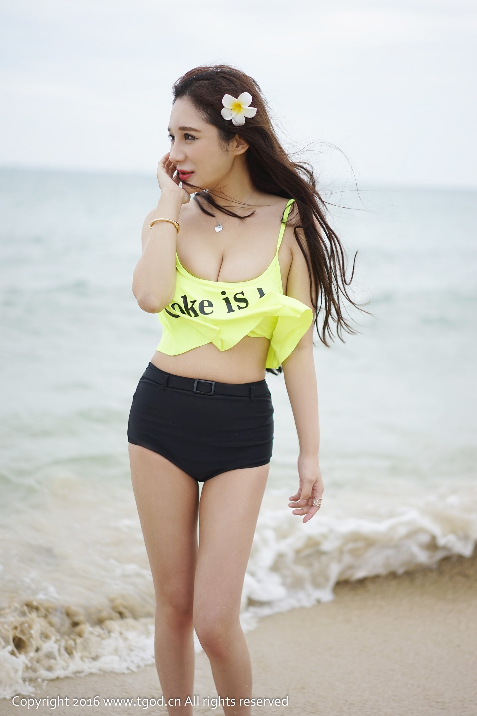 陈嘉瑶AYomiabe [TGOD推女神]高清写真图三亚旅拍 第一刊 ~
