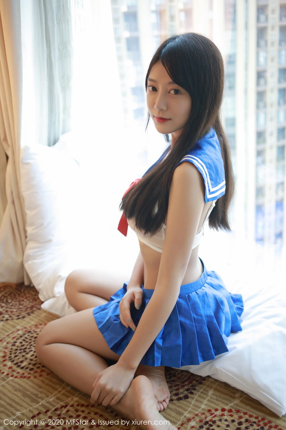 [MFStar]高清写真图 2020.03.11 VOL.285 何嘉颖
