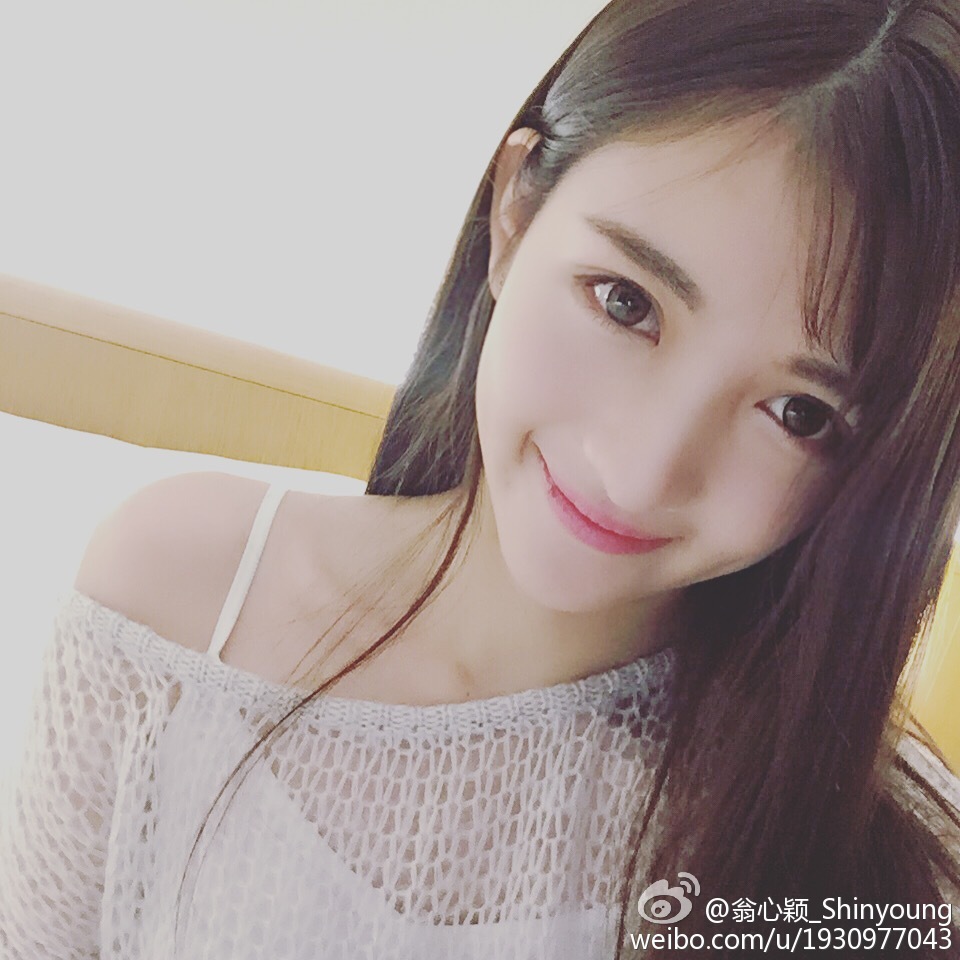 翁心颖Shinyoung 传媒校花灵气私房照诱惑写真图