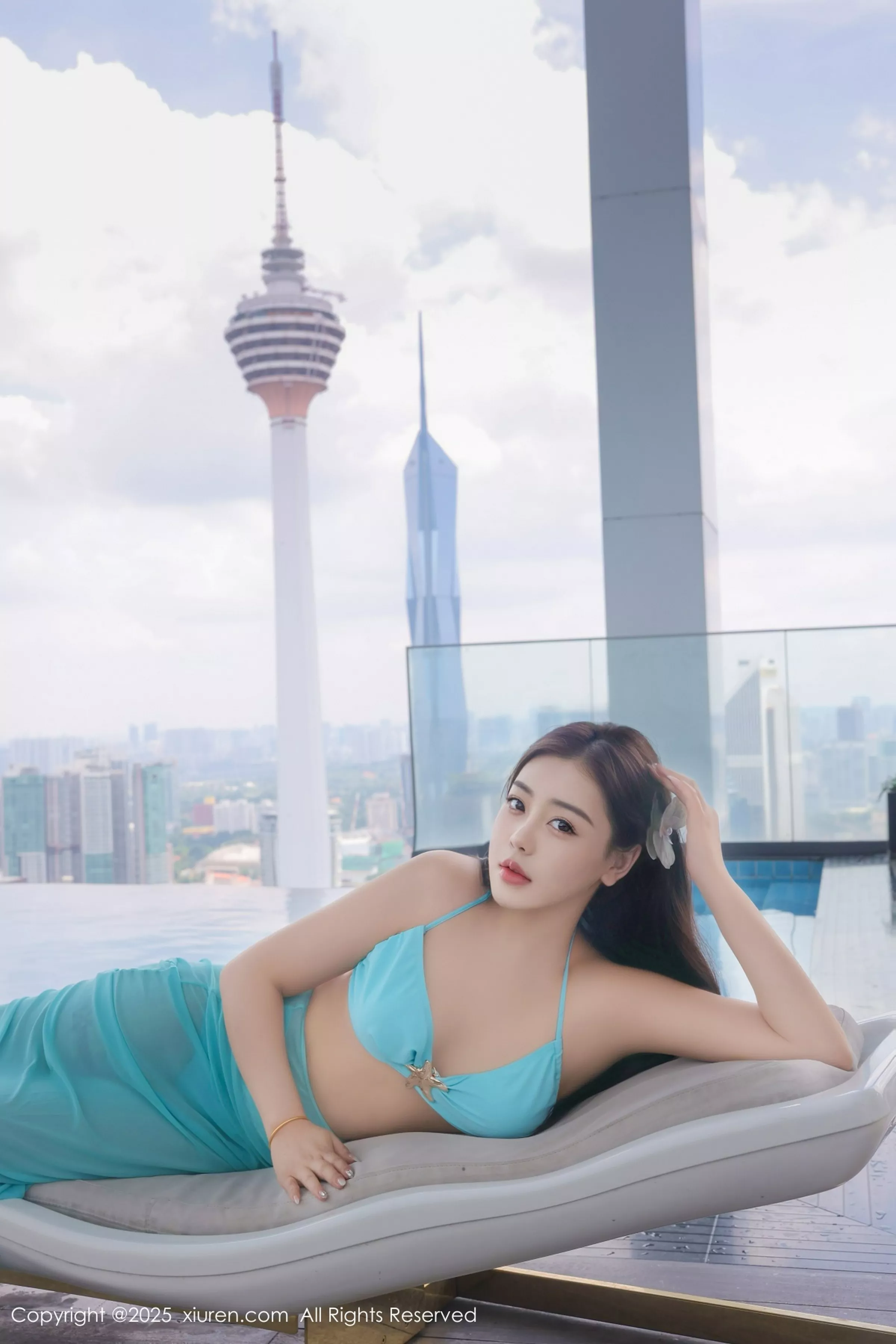 [XiuRen]高清写真图 2025.04.23 No.10187 希雅sia 蓝色泳衣