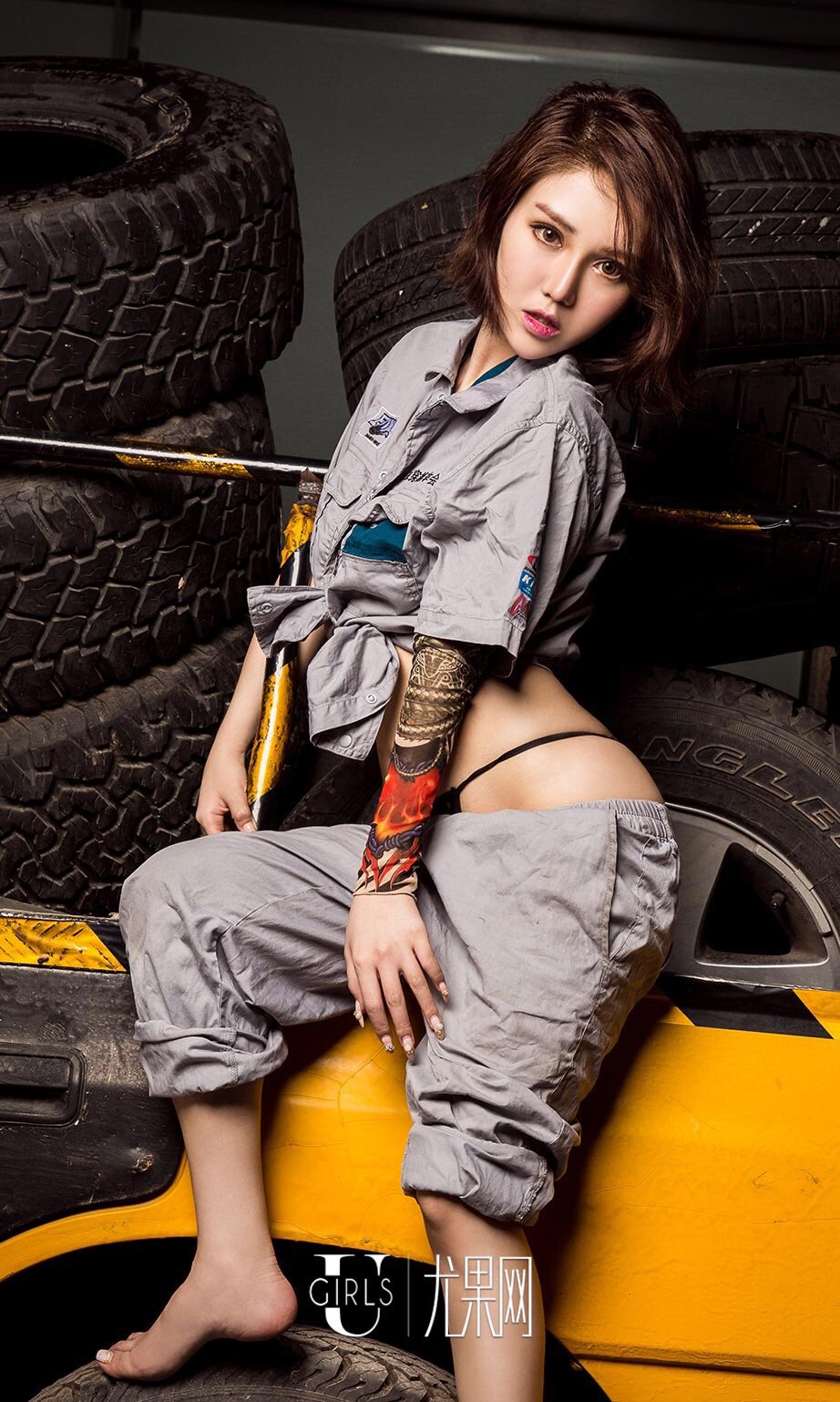 王尔琳 [爱尤物]高清写真图VOL.413 修车还得是嫩姐儿